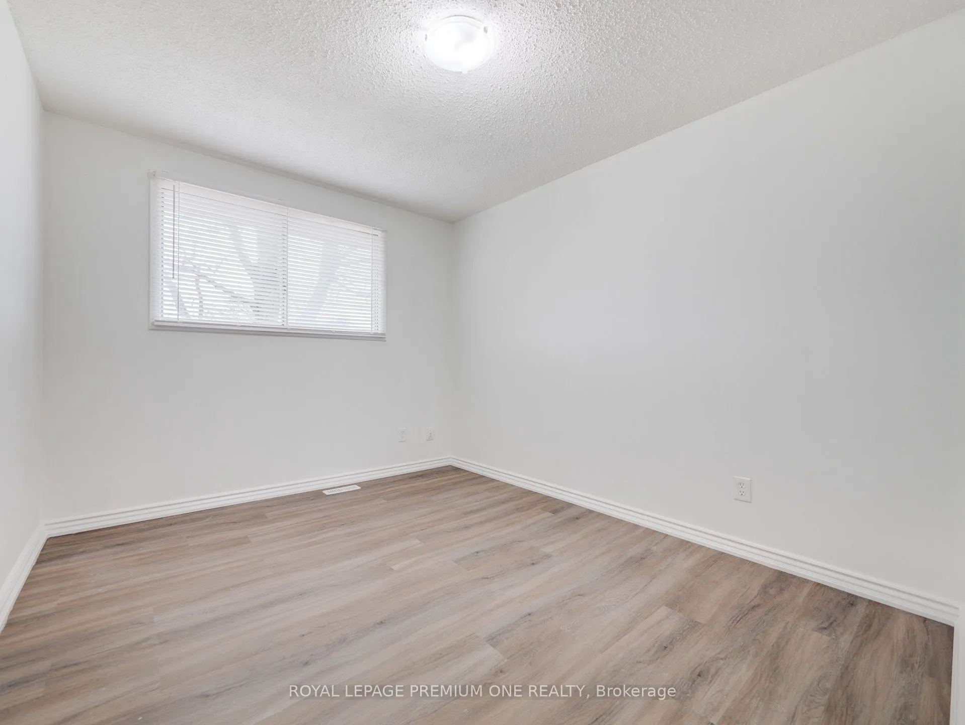 935 Strasburg Road, #MAIN