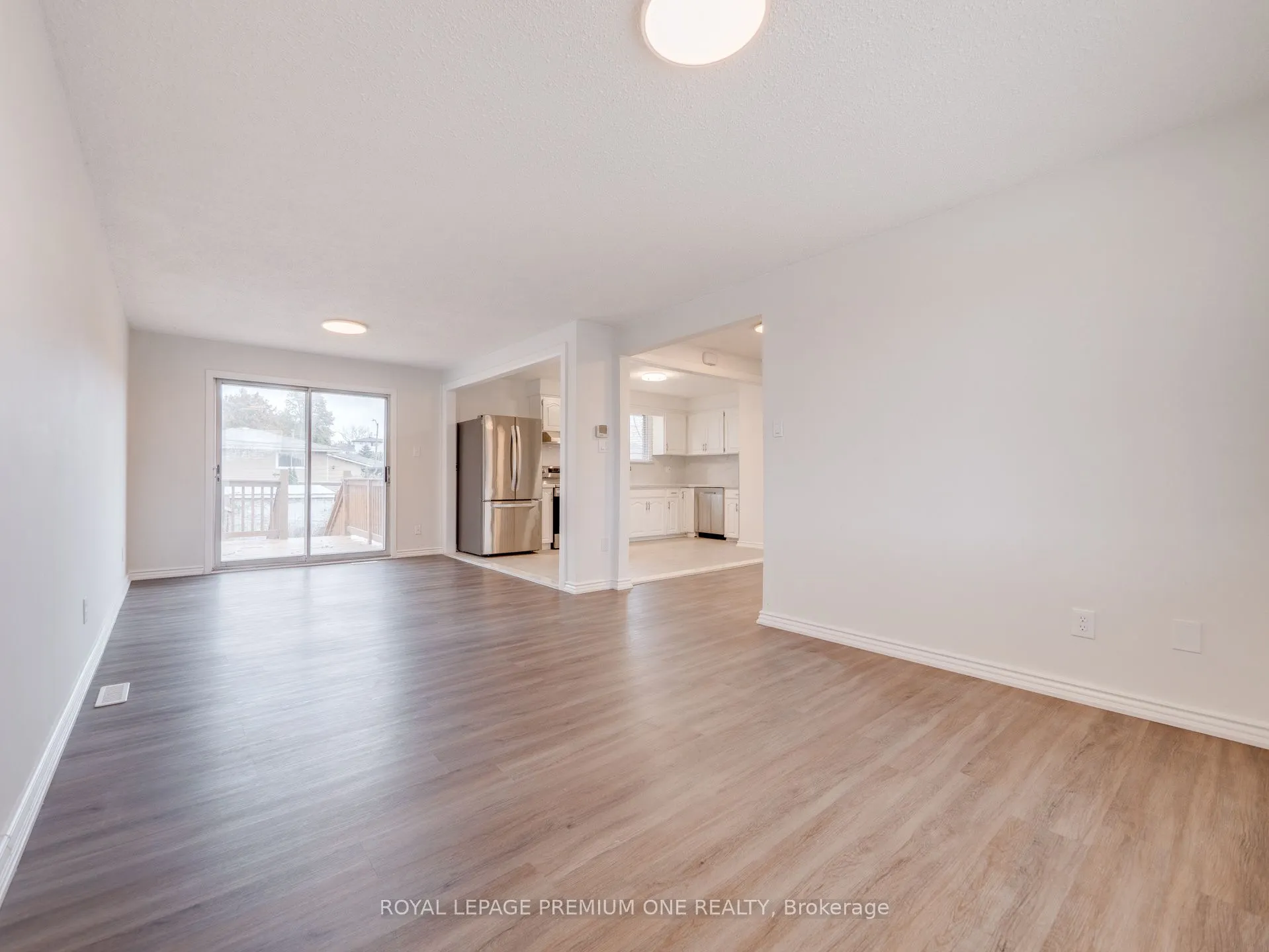 935 Strasburg Road, #MAIN