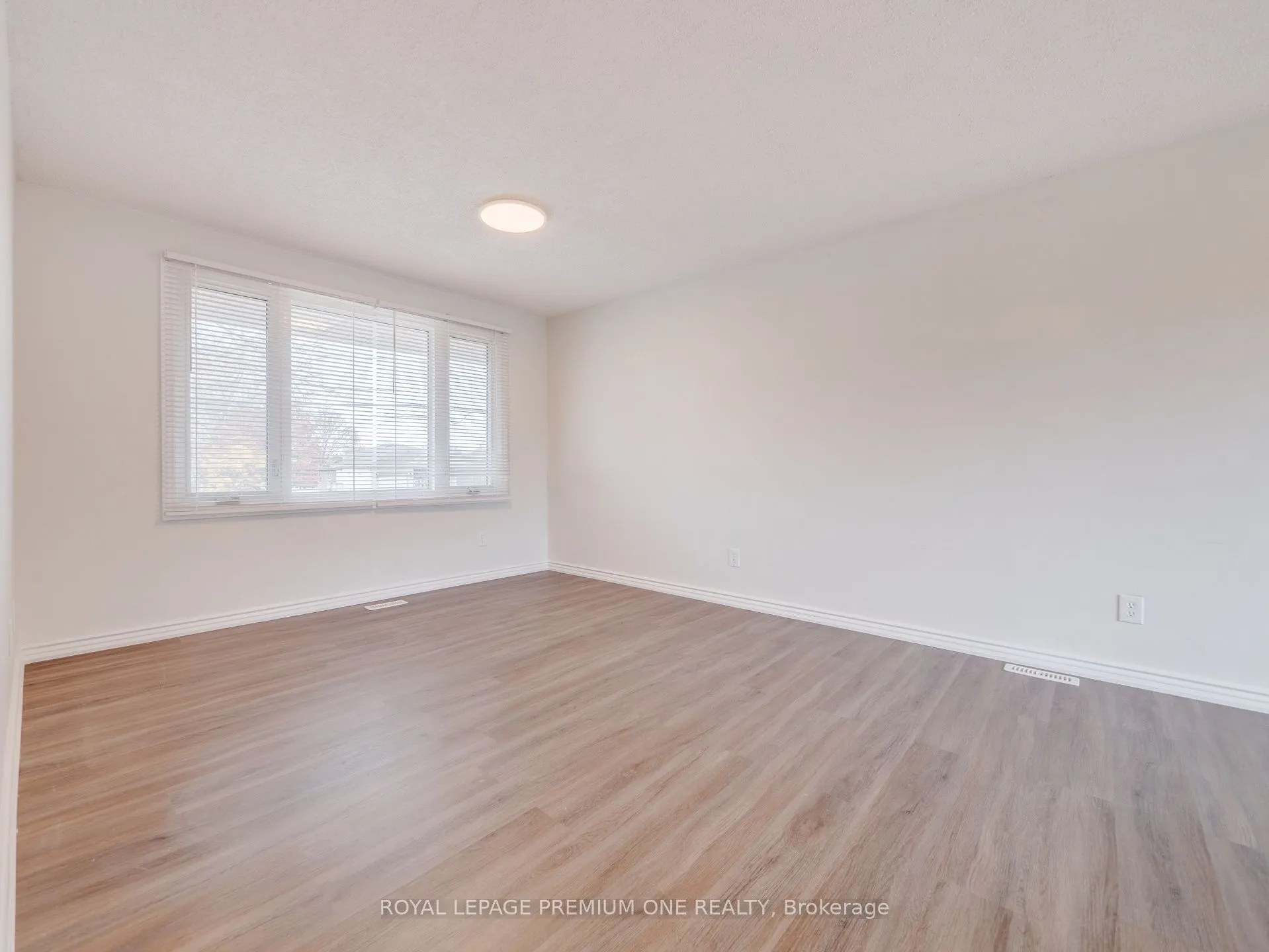 935 Strasburg Road, #MAIN