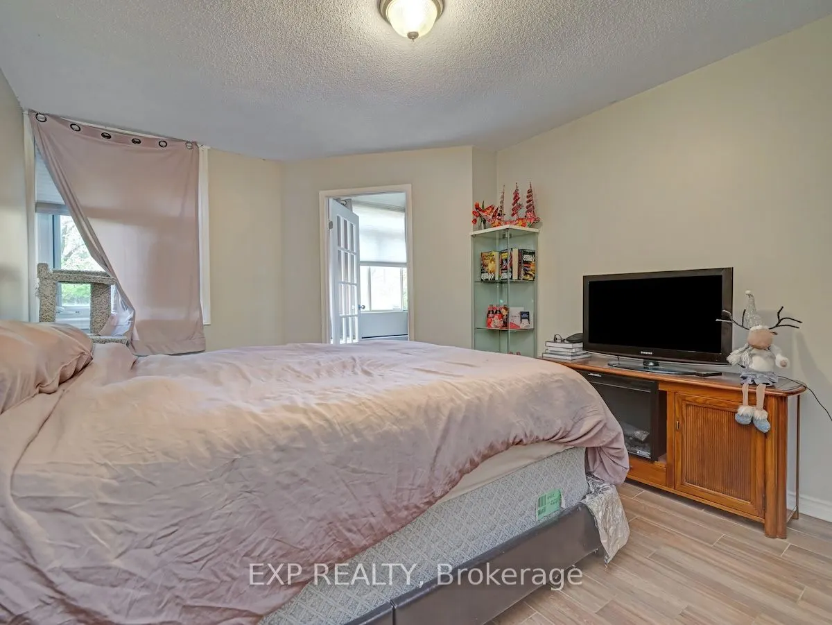 1025 GRENON Avenue, #113