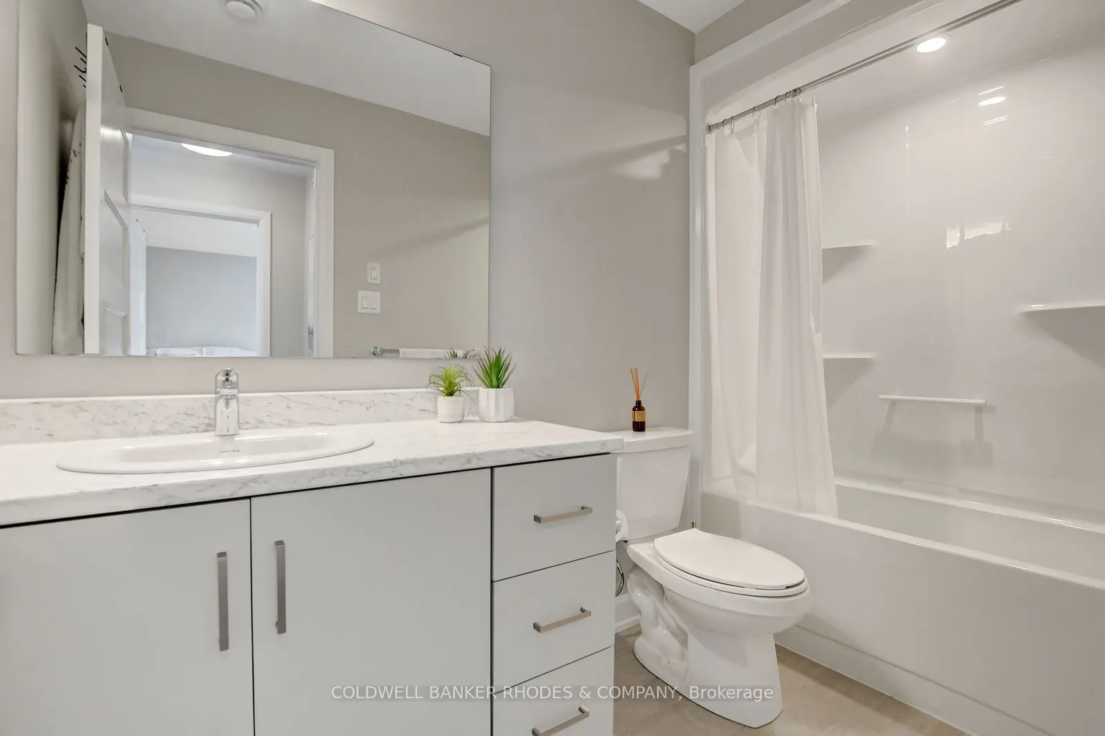 271 Belfort Street, #102