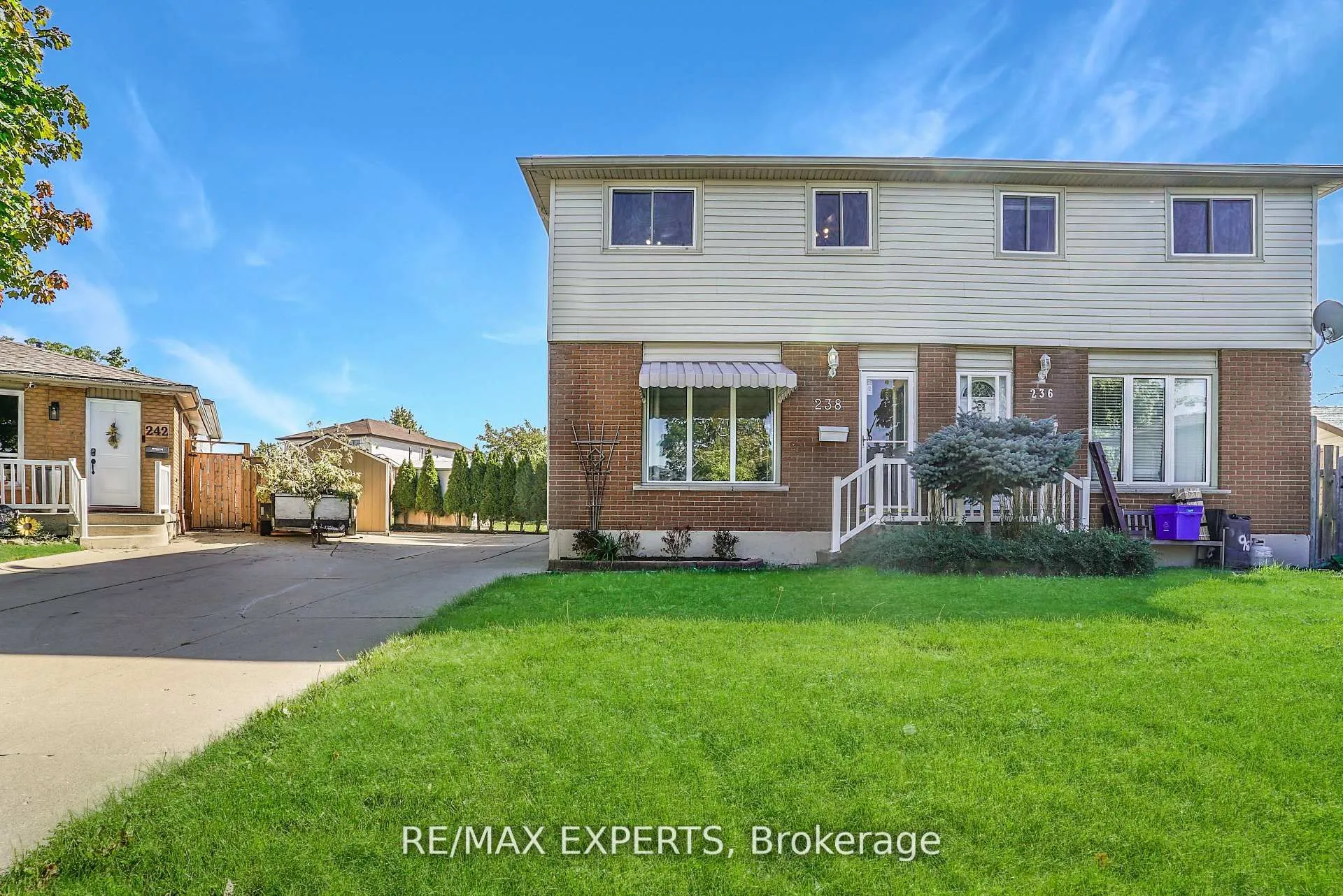 238 Lawnhurst Court