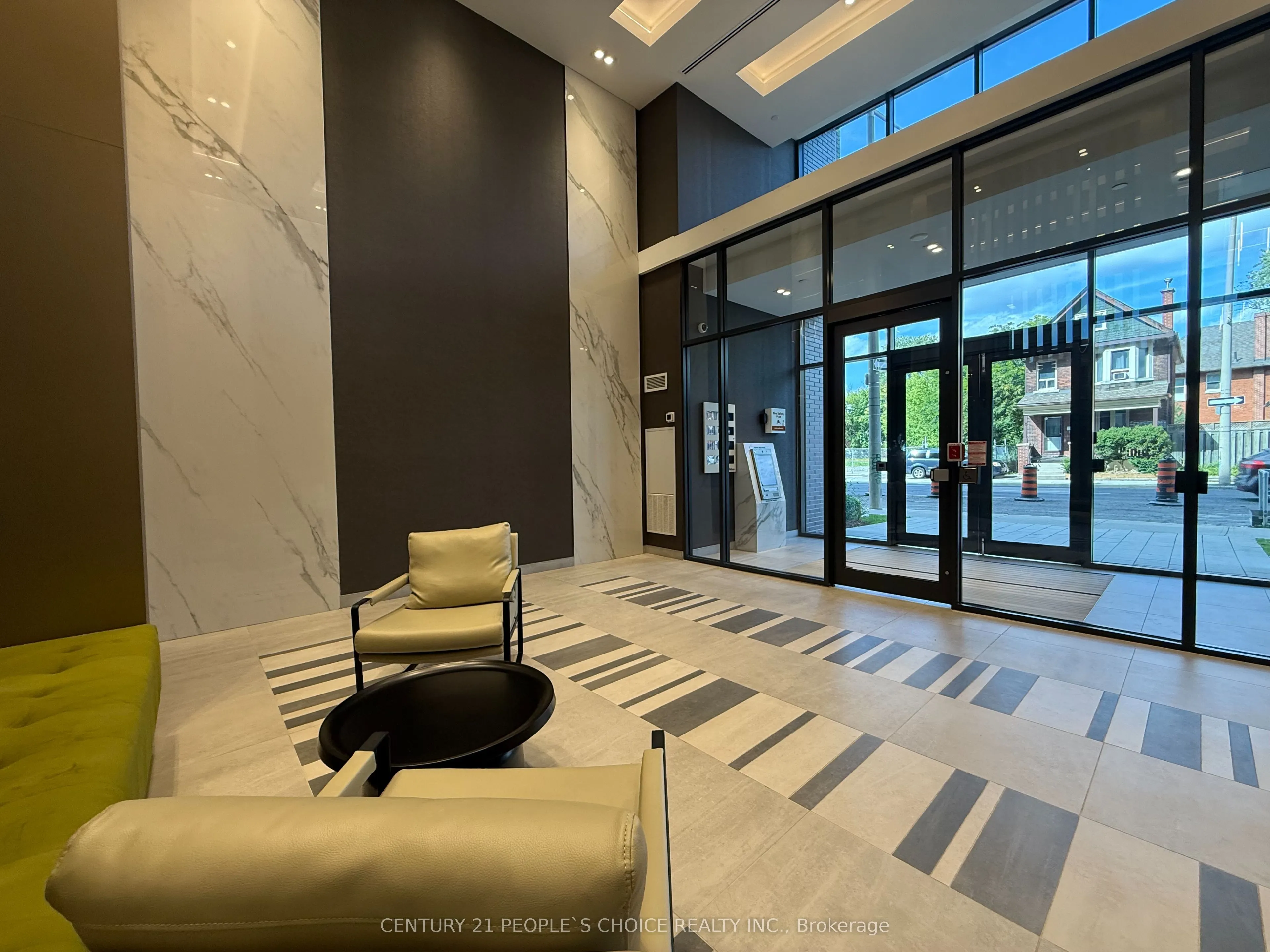 415 Main Street W #302