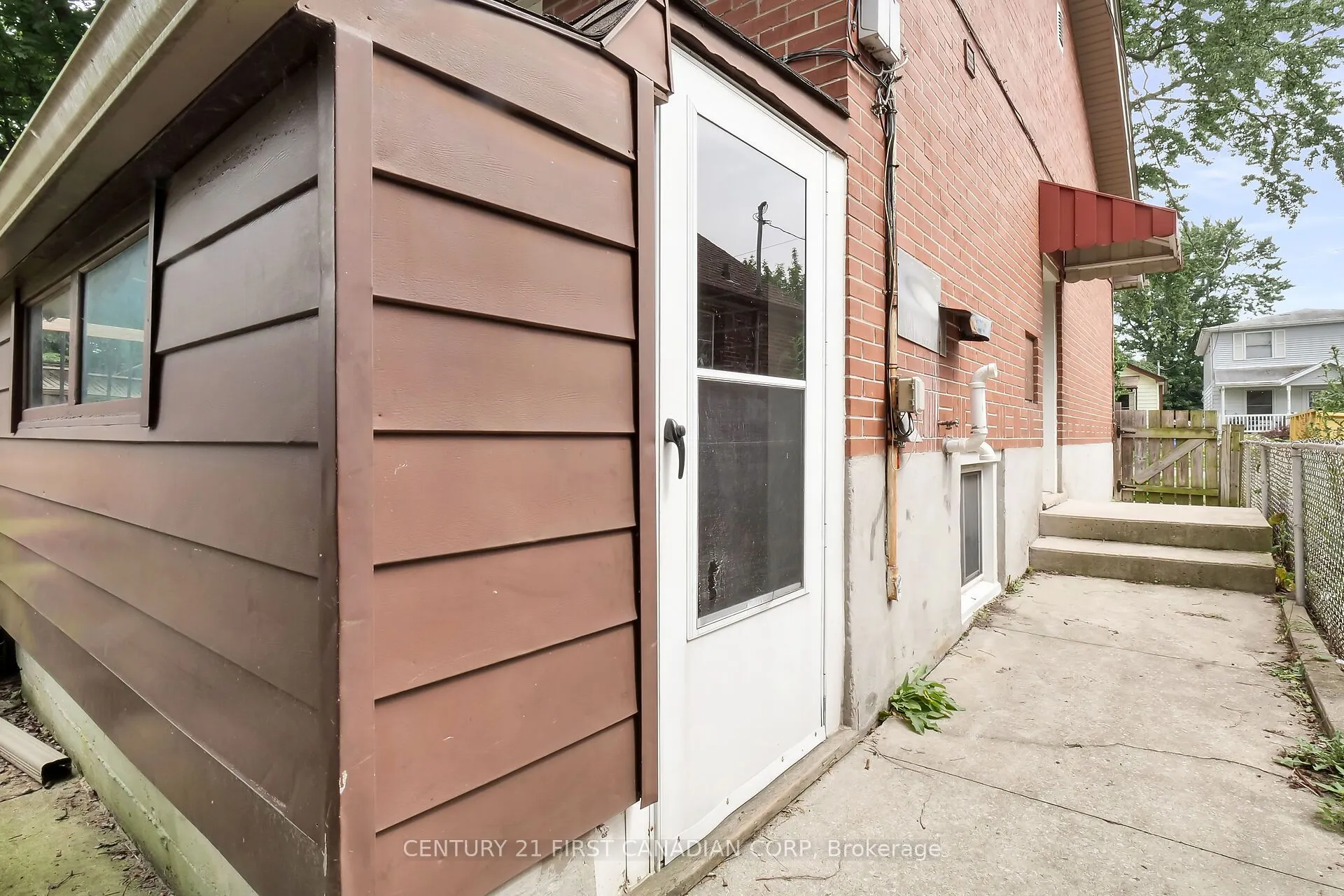 454 Salisbury Street