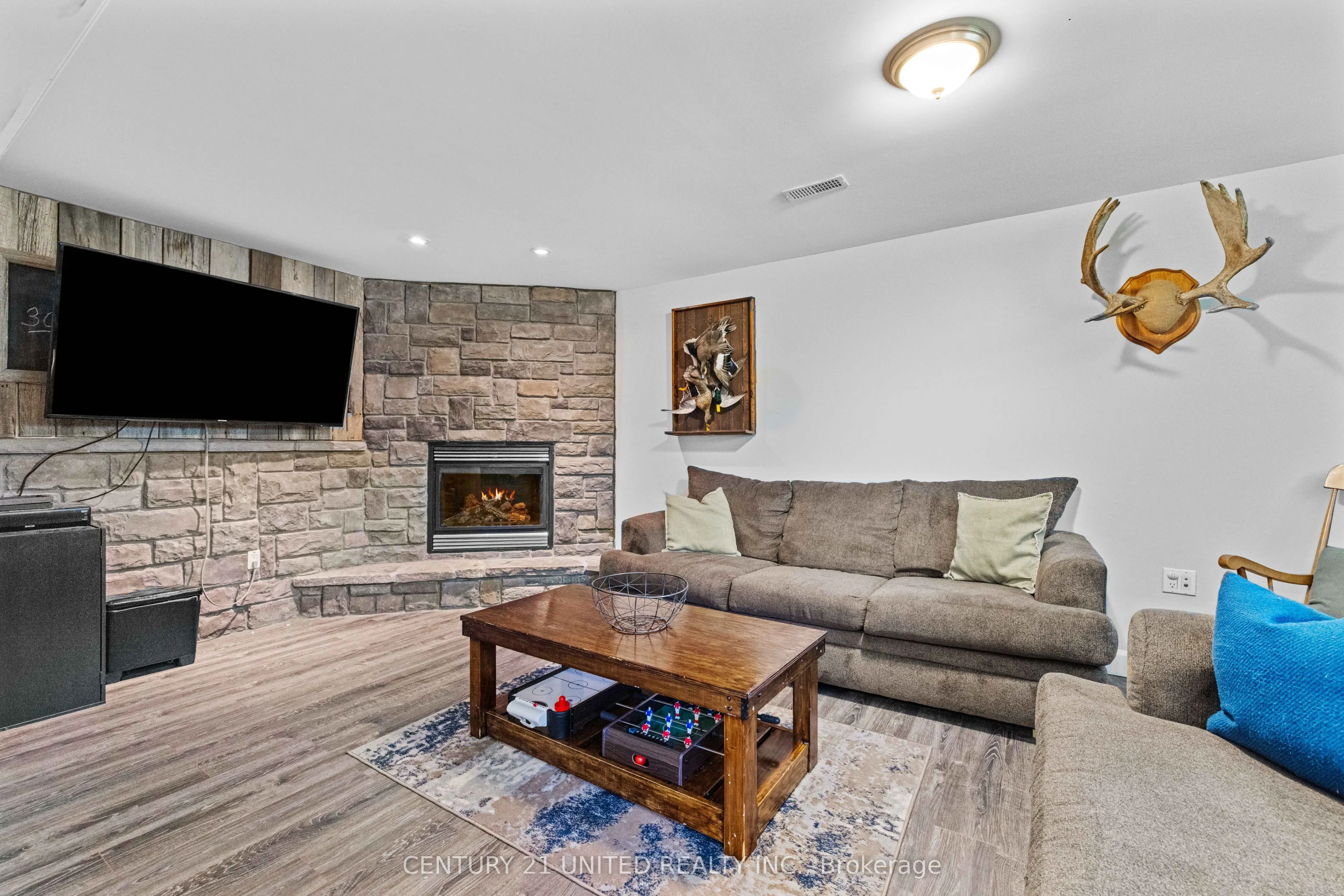 2096 Deer Bay Road