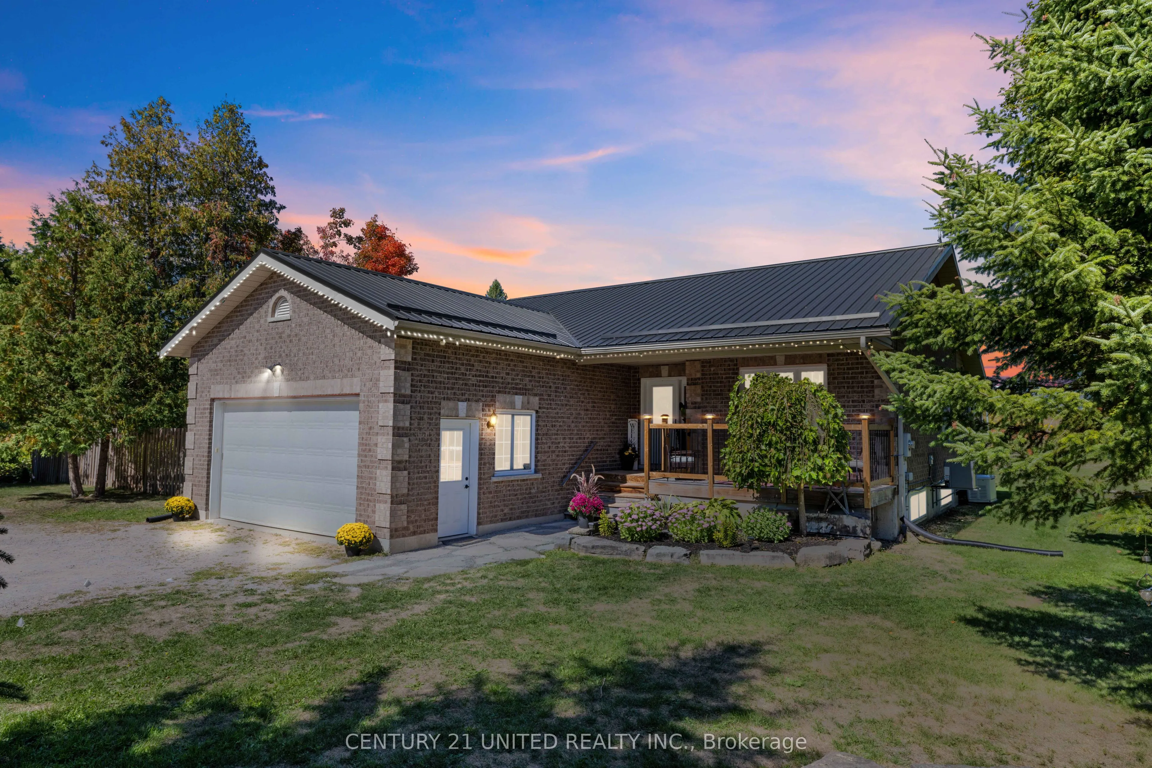 2096 Deer Bay Road