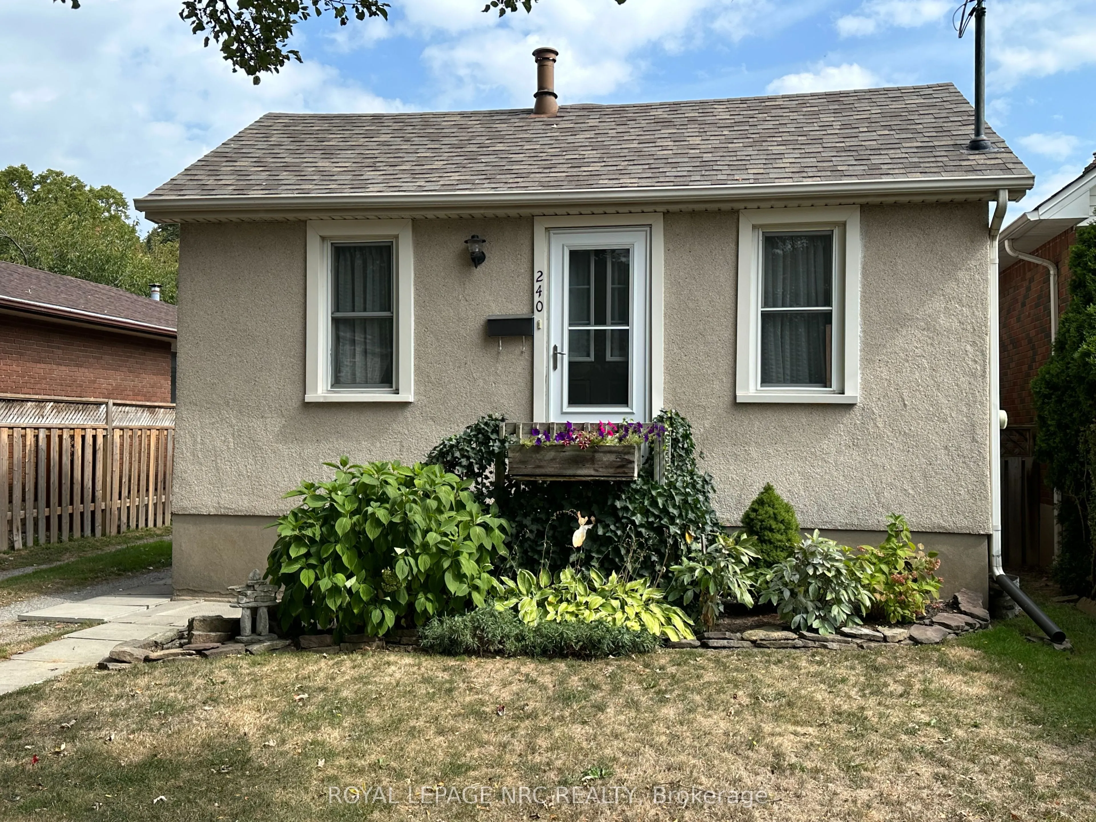 240 York Street