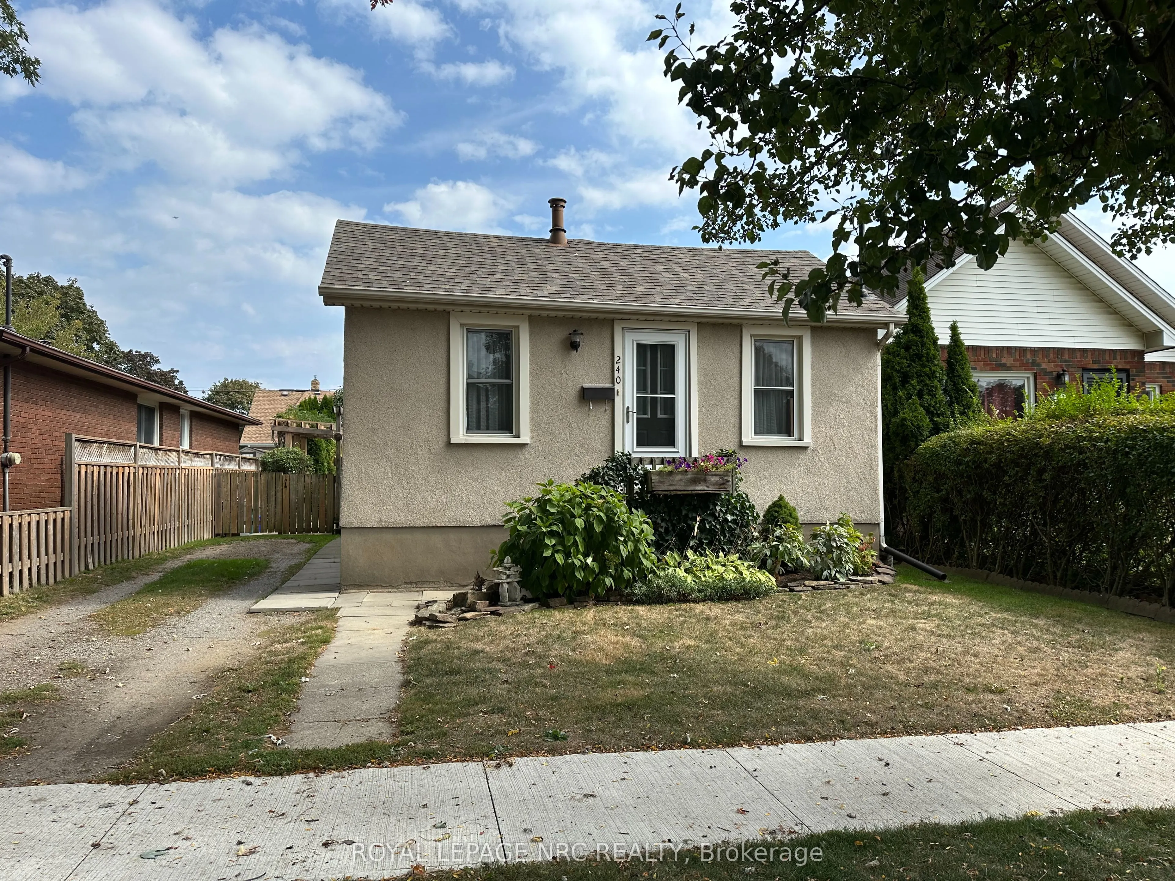 240 York Street