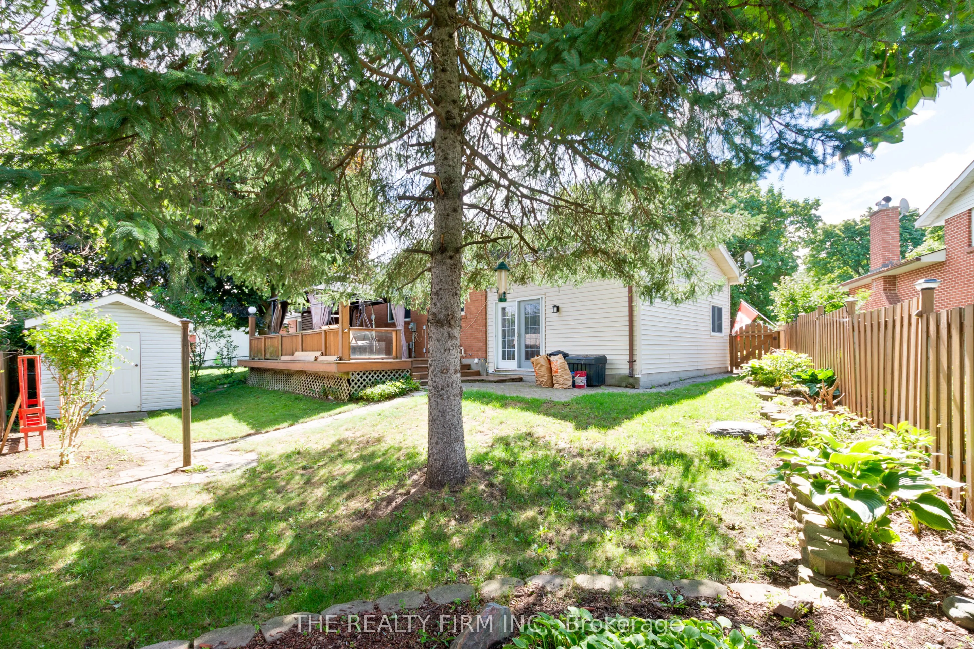 23 Toulon Crescent