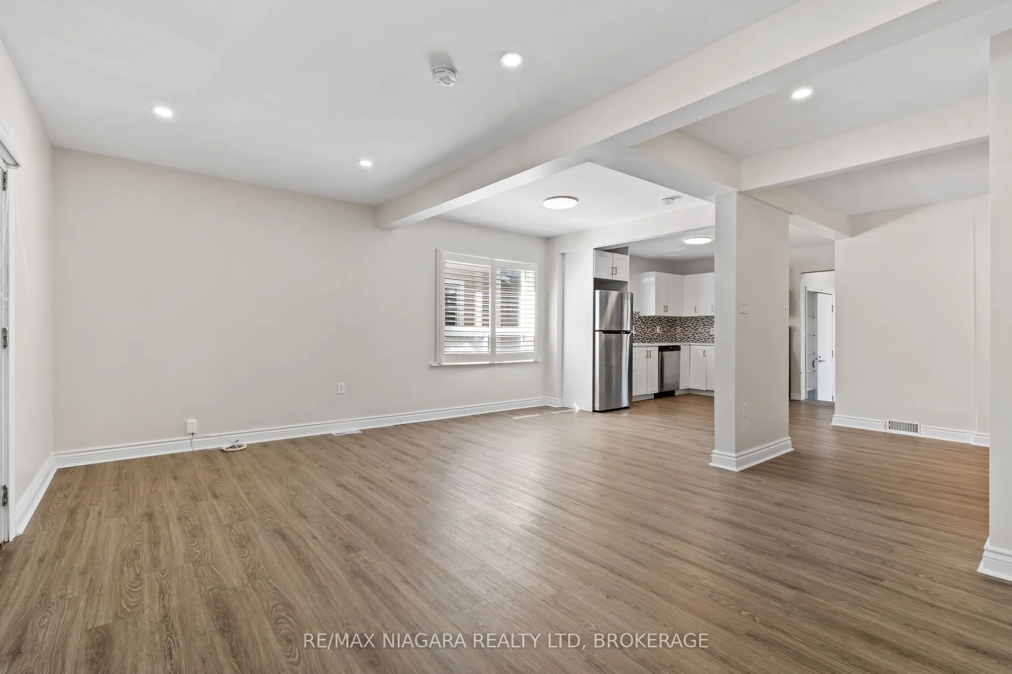 28 FIELDEN Avenue