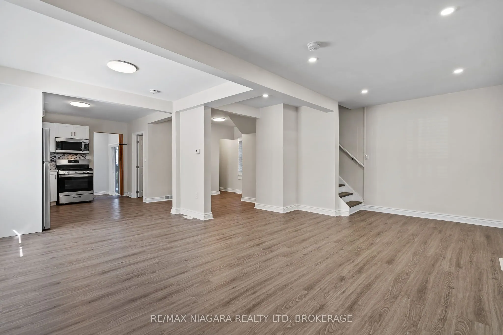 28 FIELDEN Avenue