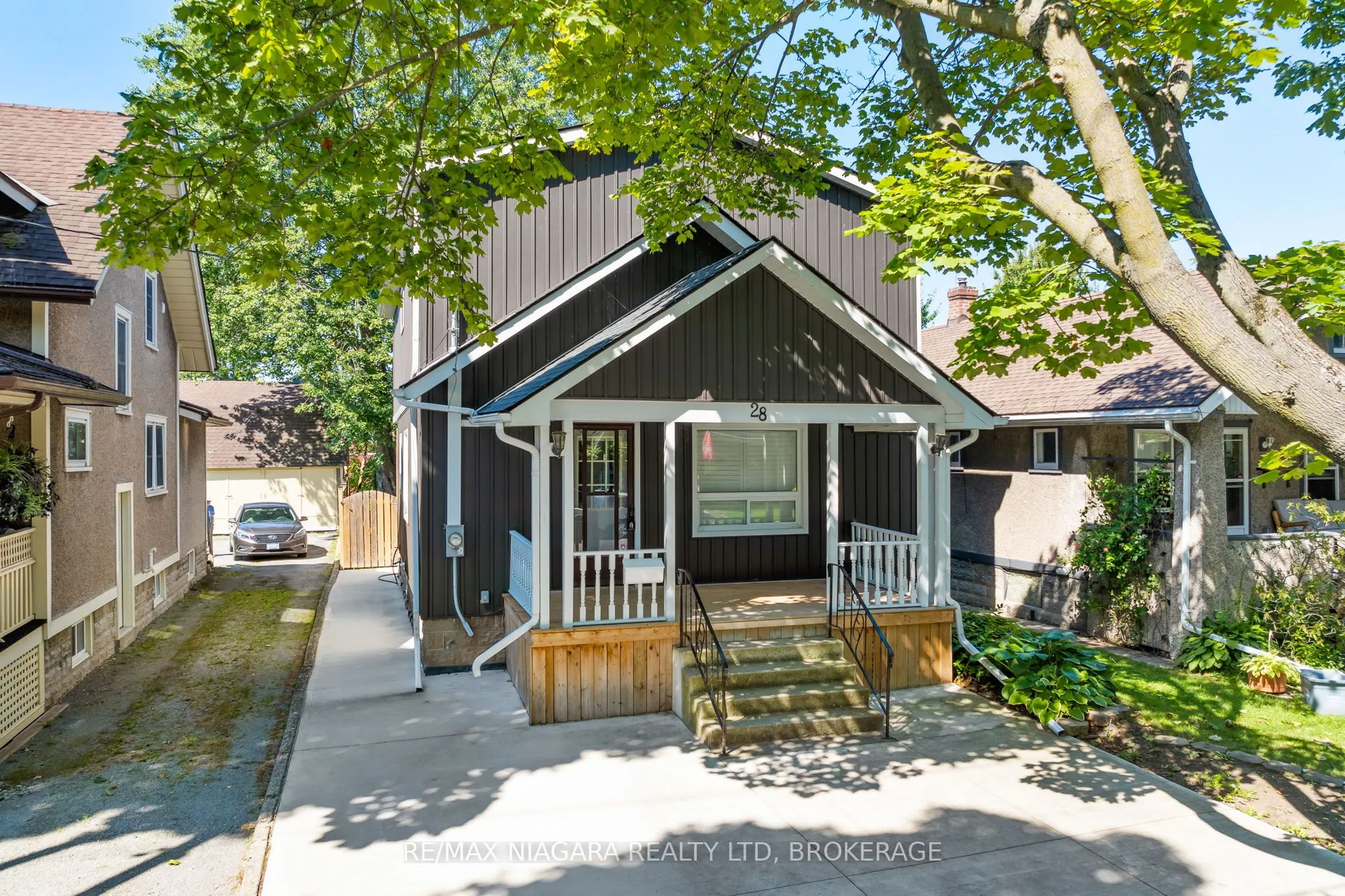 28 FIELDEN Avenue