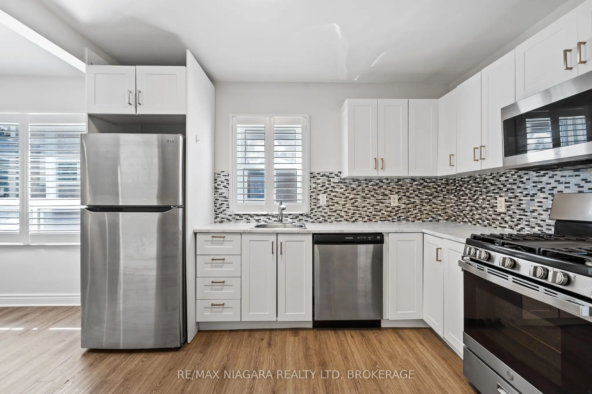 28 FIELDEN Avenue