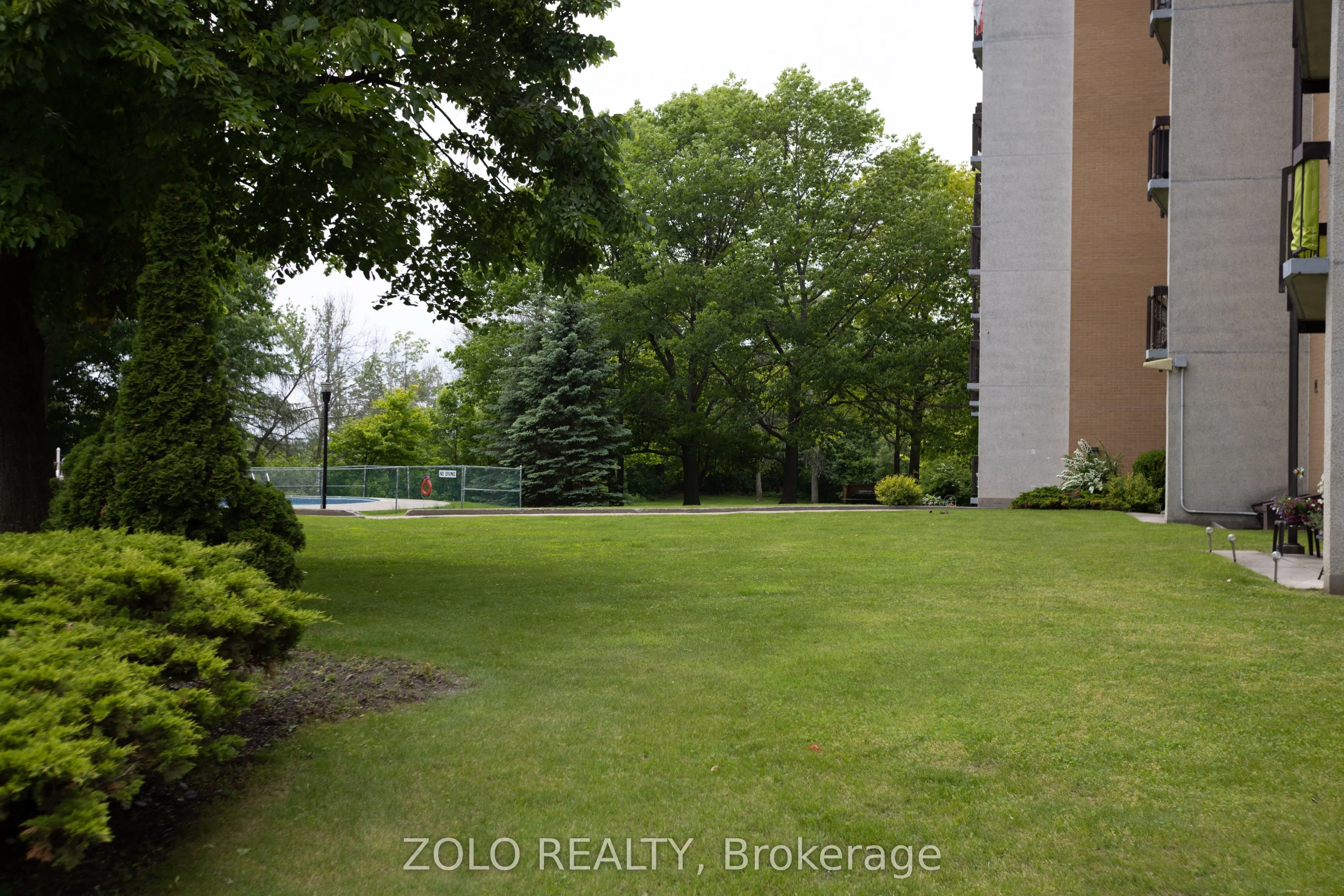 66 Greenview Drive, #909