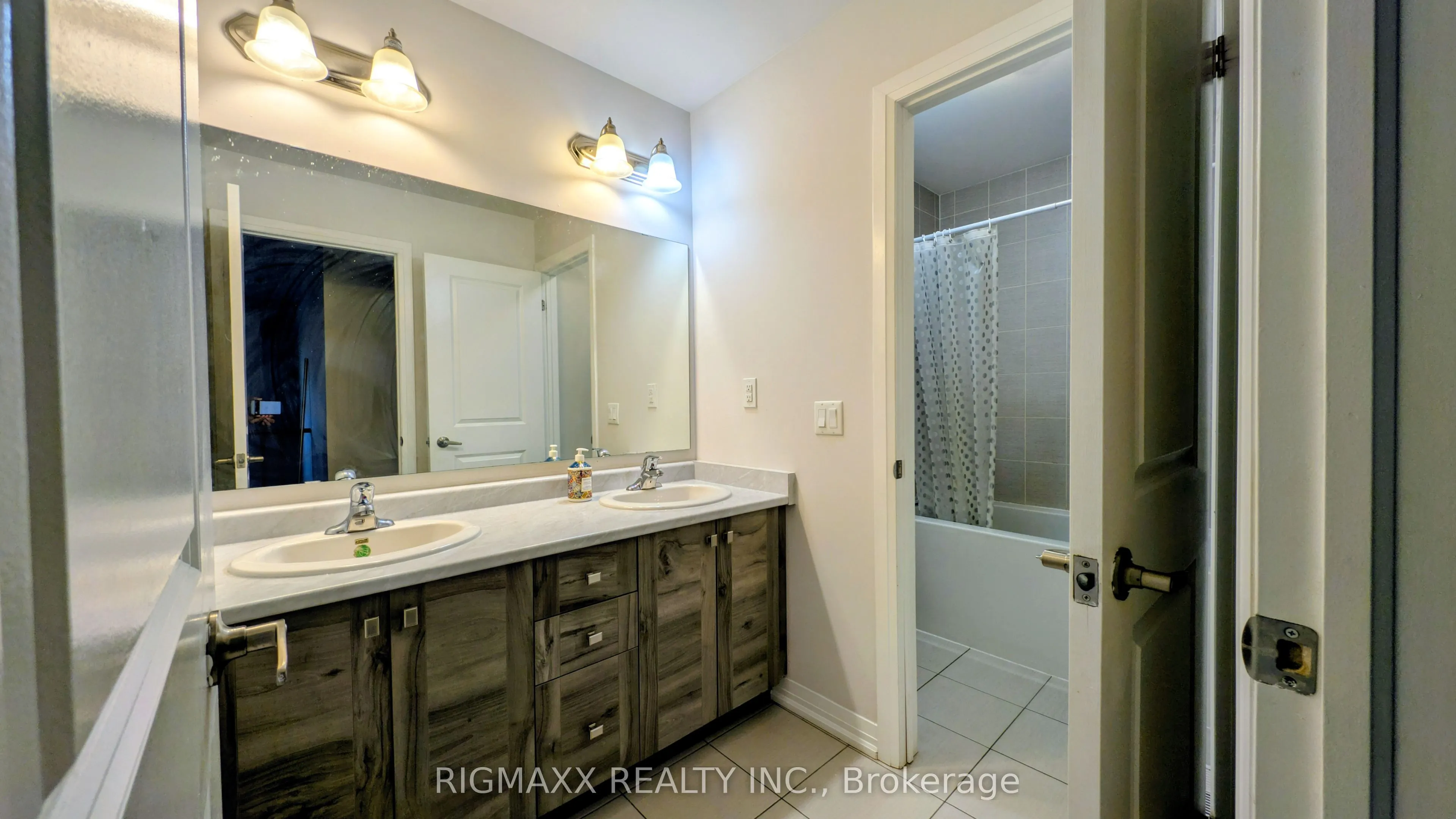 208 Rosebury Way