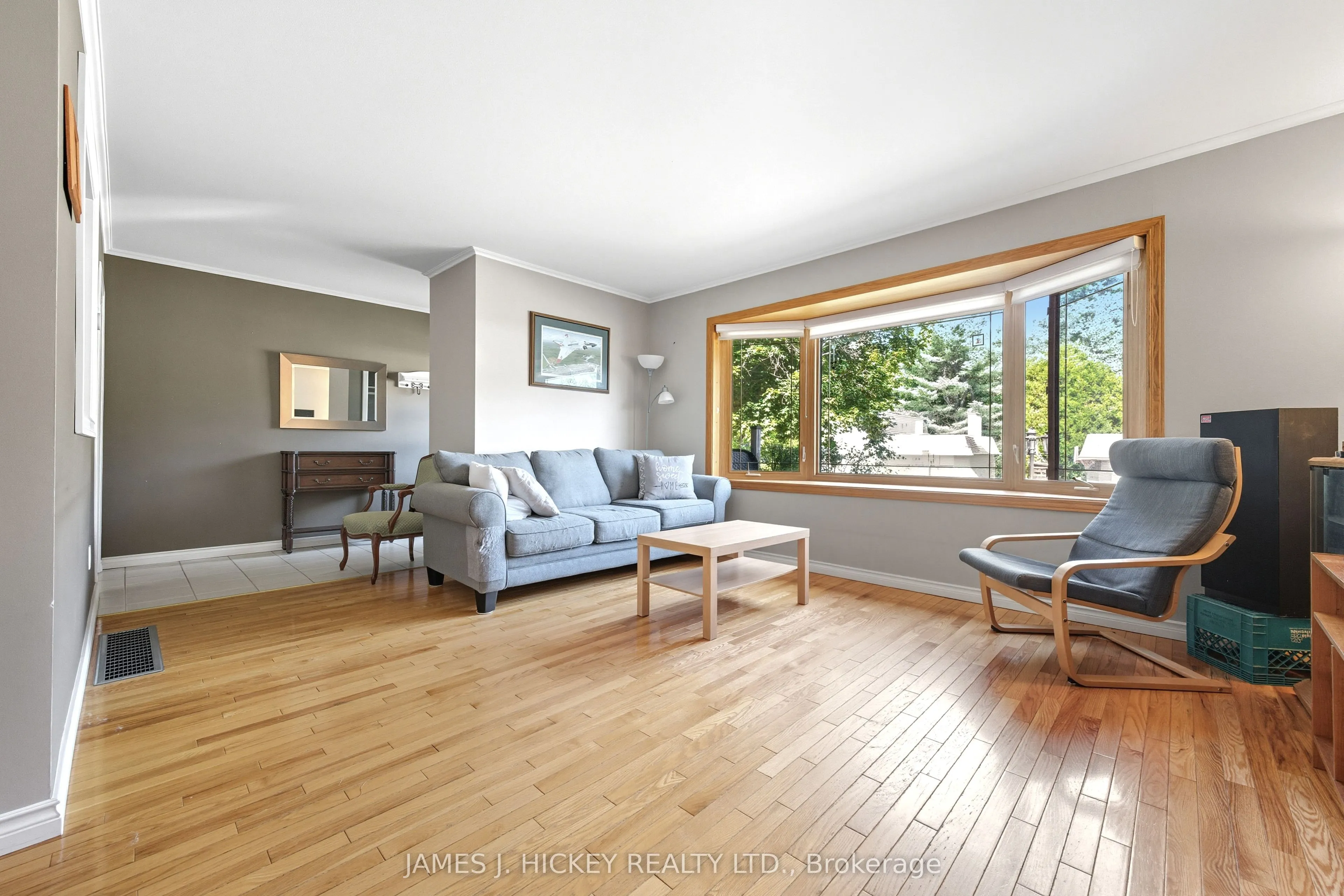 119 FRONTENAC Crescent