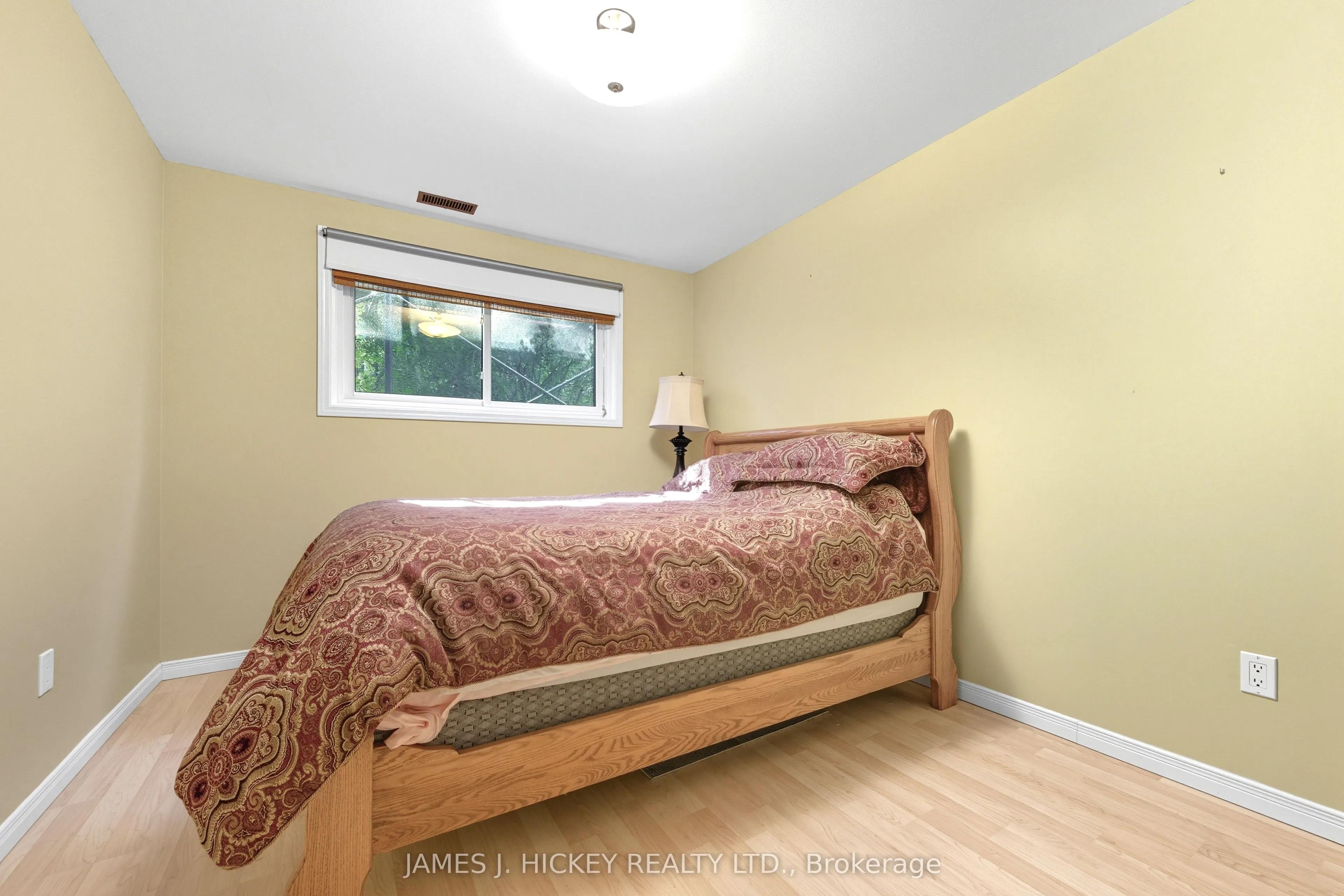 119 FRONTENAC Crescent