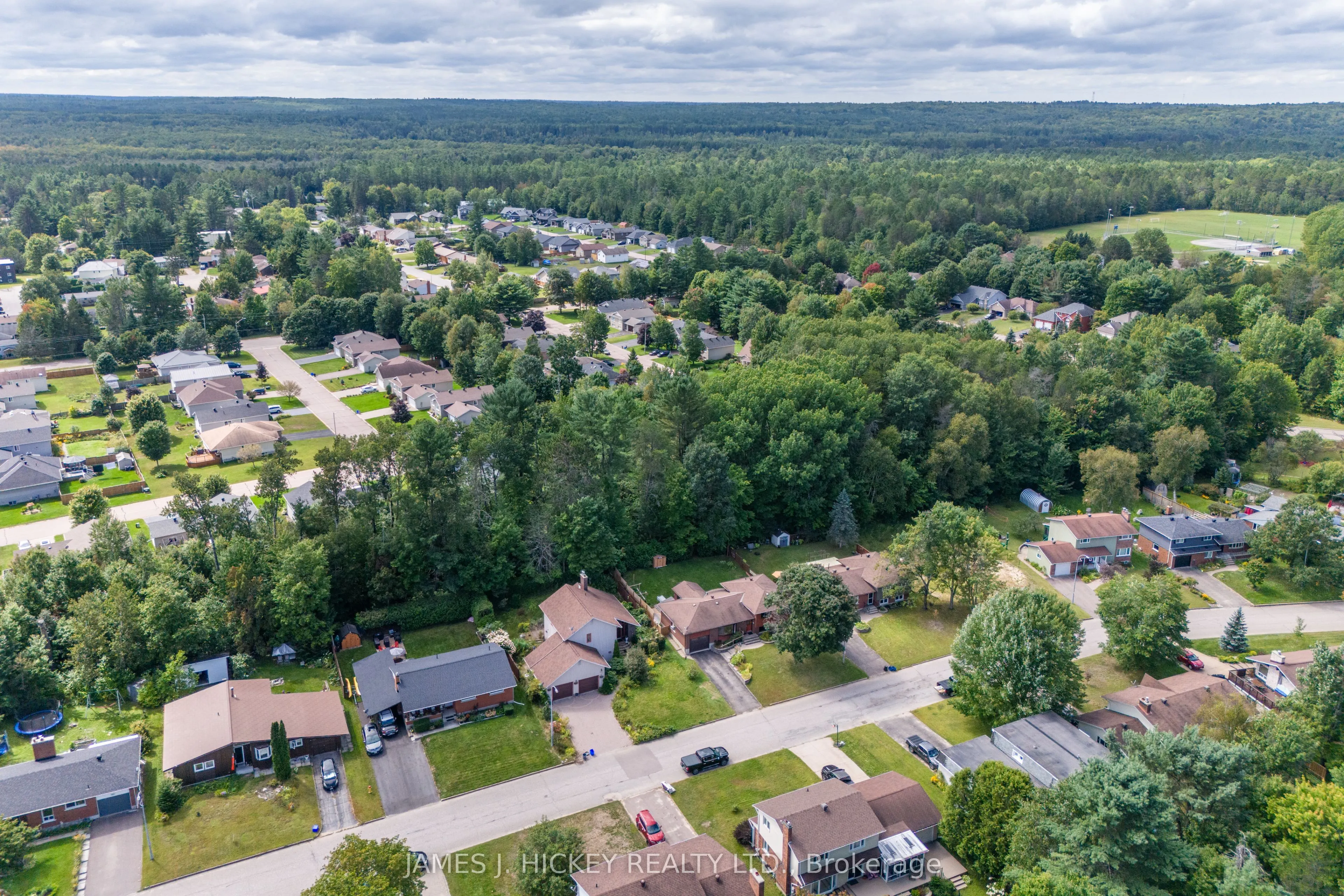 119 FRONTENAC Crescent
