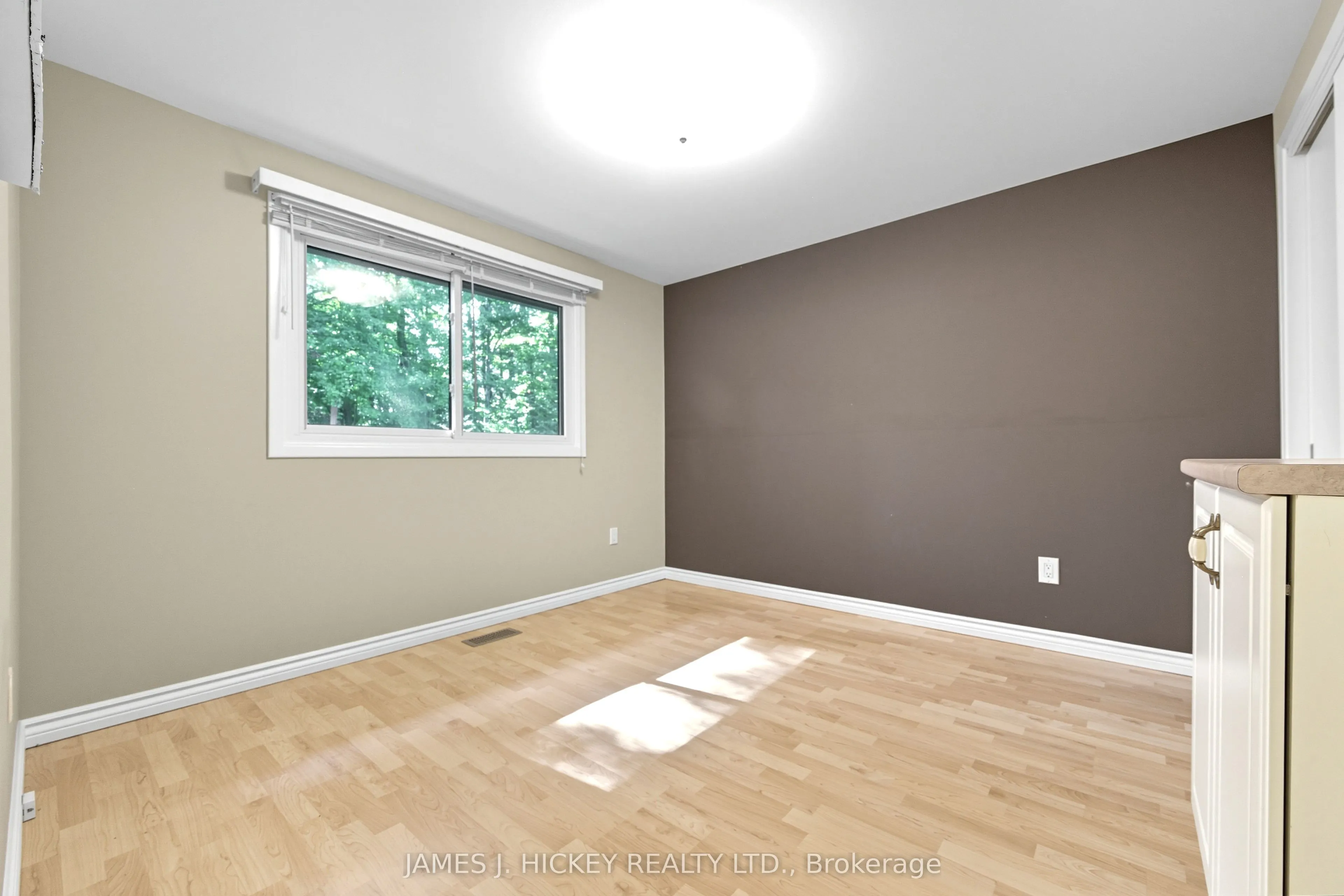 119 FRONTENAC Crescent
