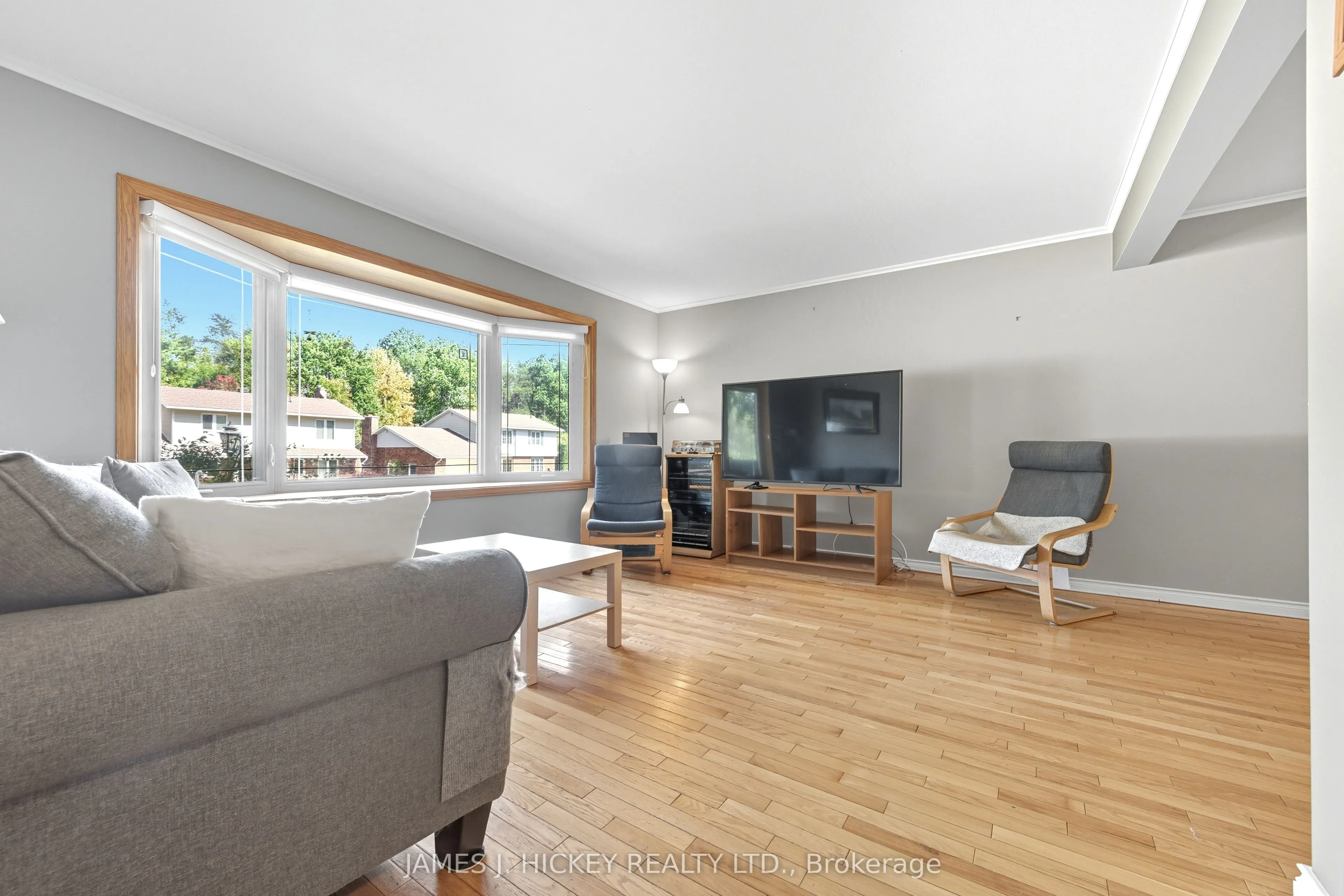 119 FRONTENAC Crescent