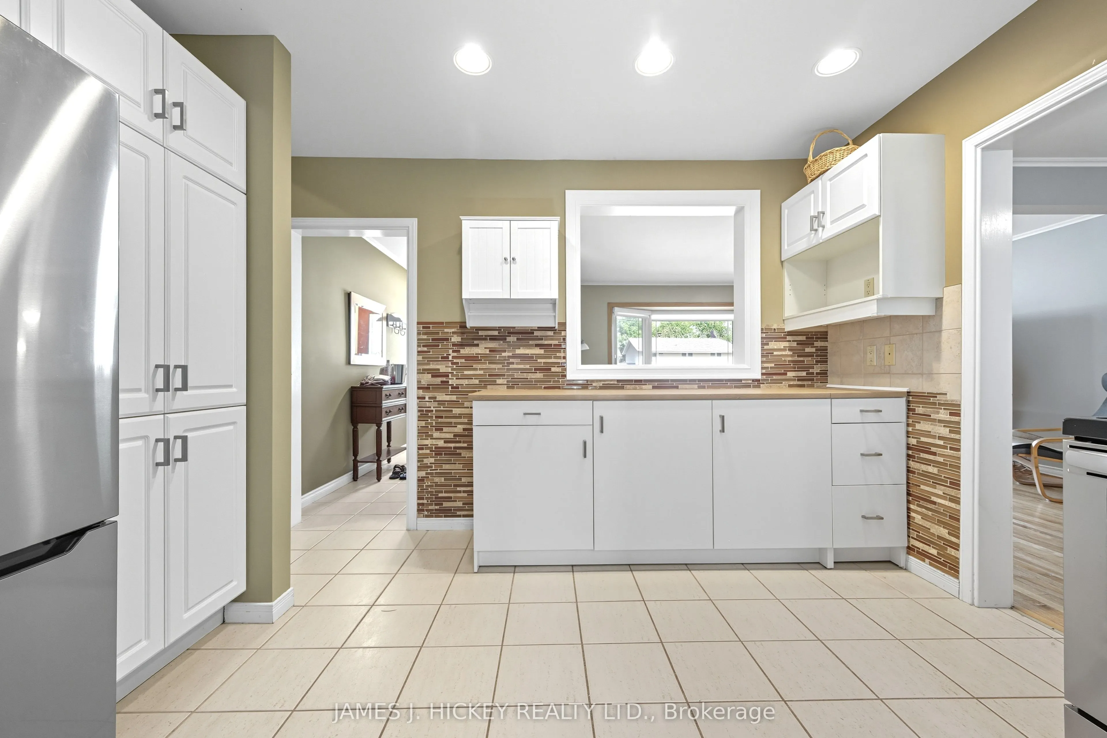 119 FRONTENAC Crescent