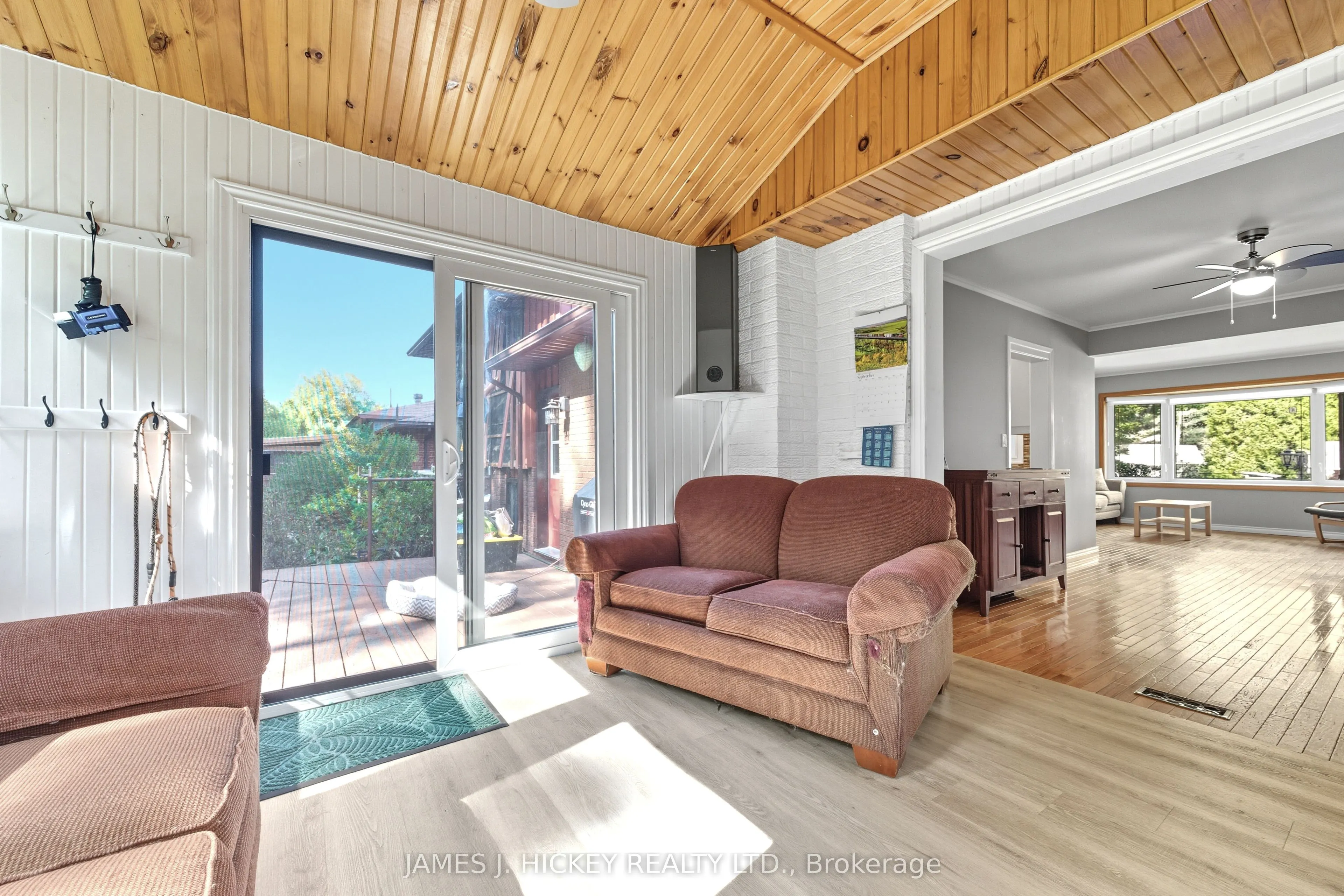 119 FRONTENAC Crescent