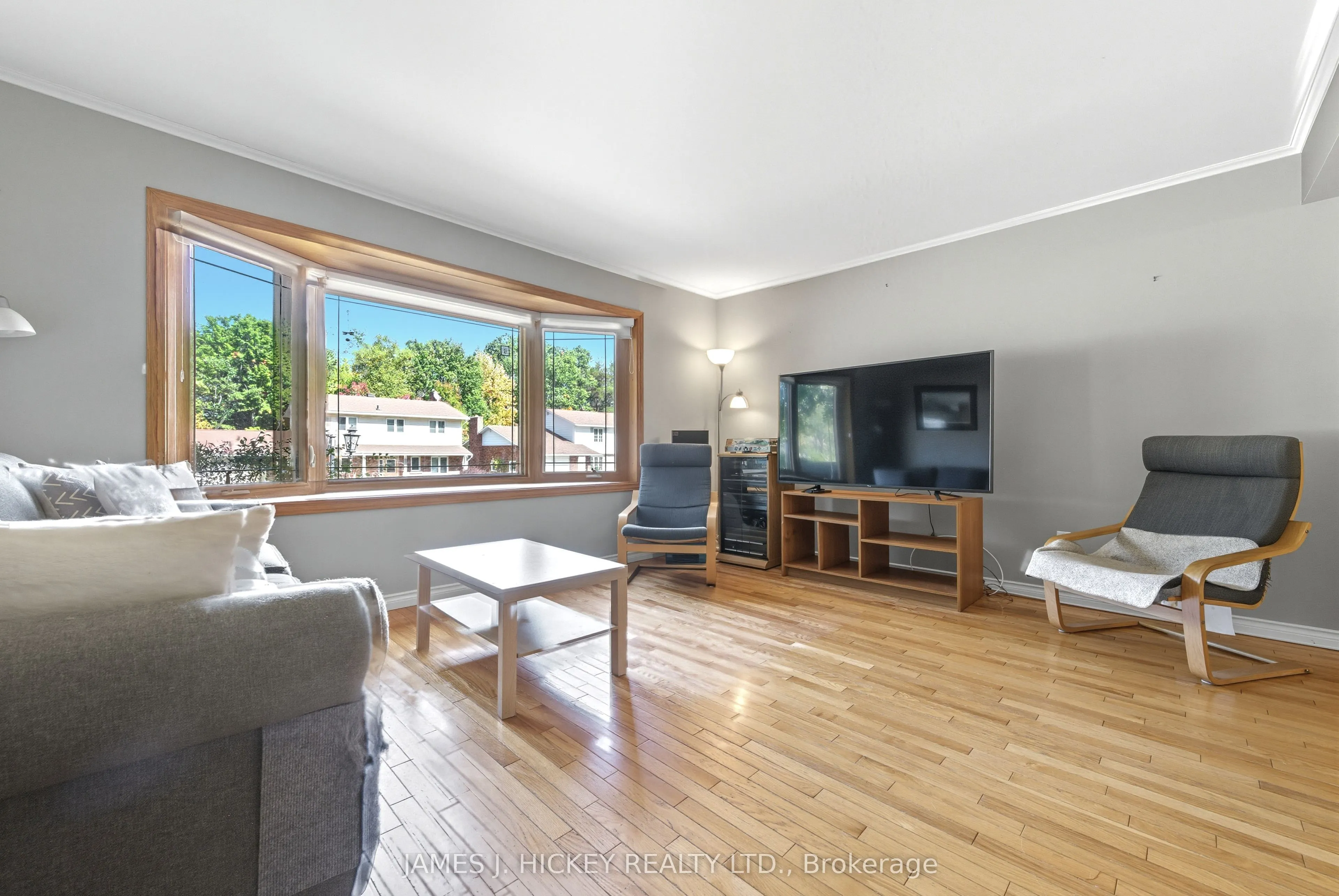 119 FRONTENAC Crescent