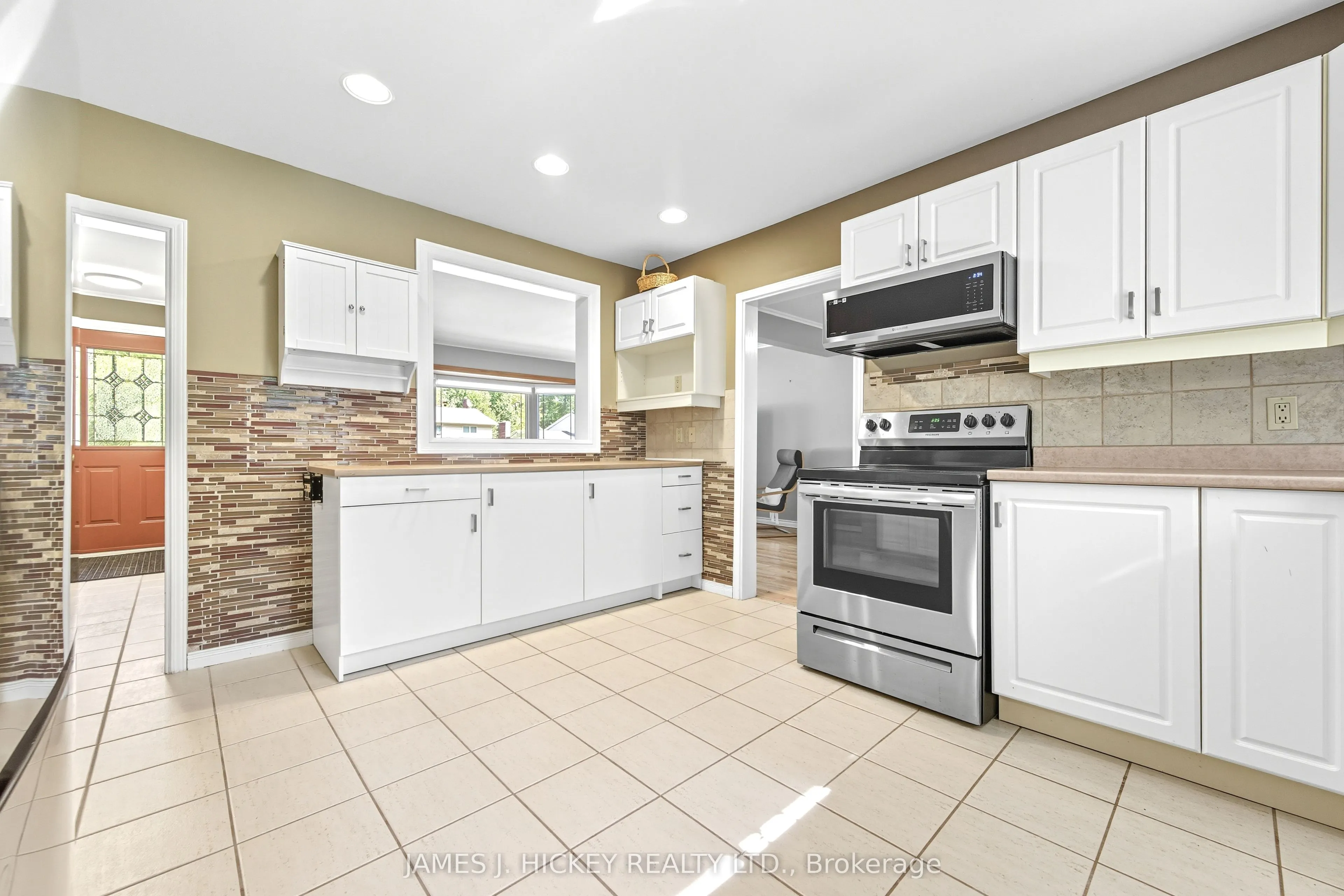 119 FRONTENAC Crescent