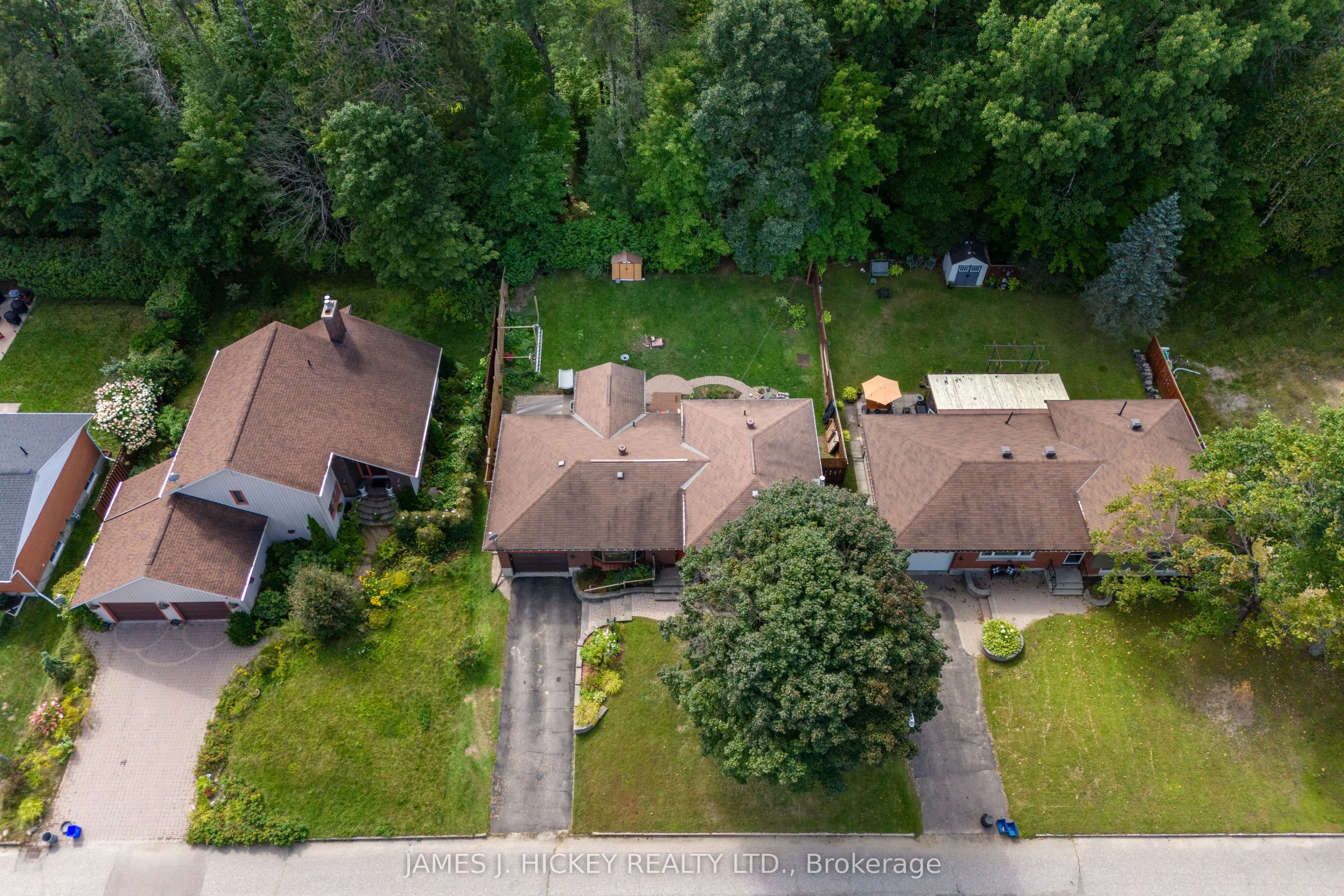 119 FRONTENAC Crescent