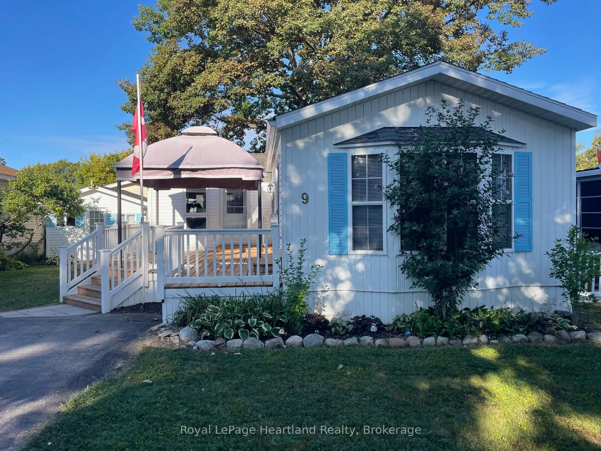 9 ALGONQUIN Lane