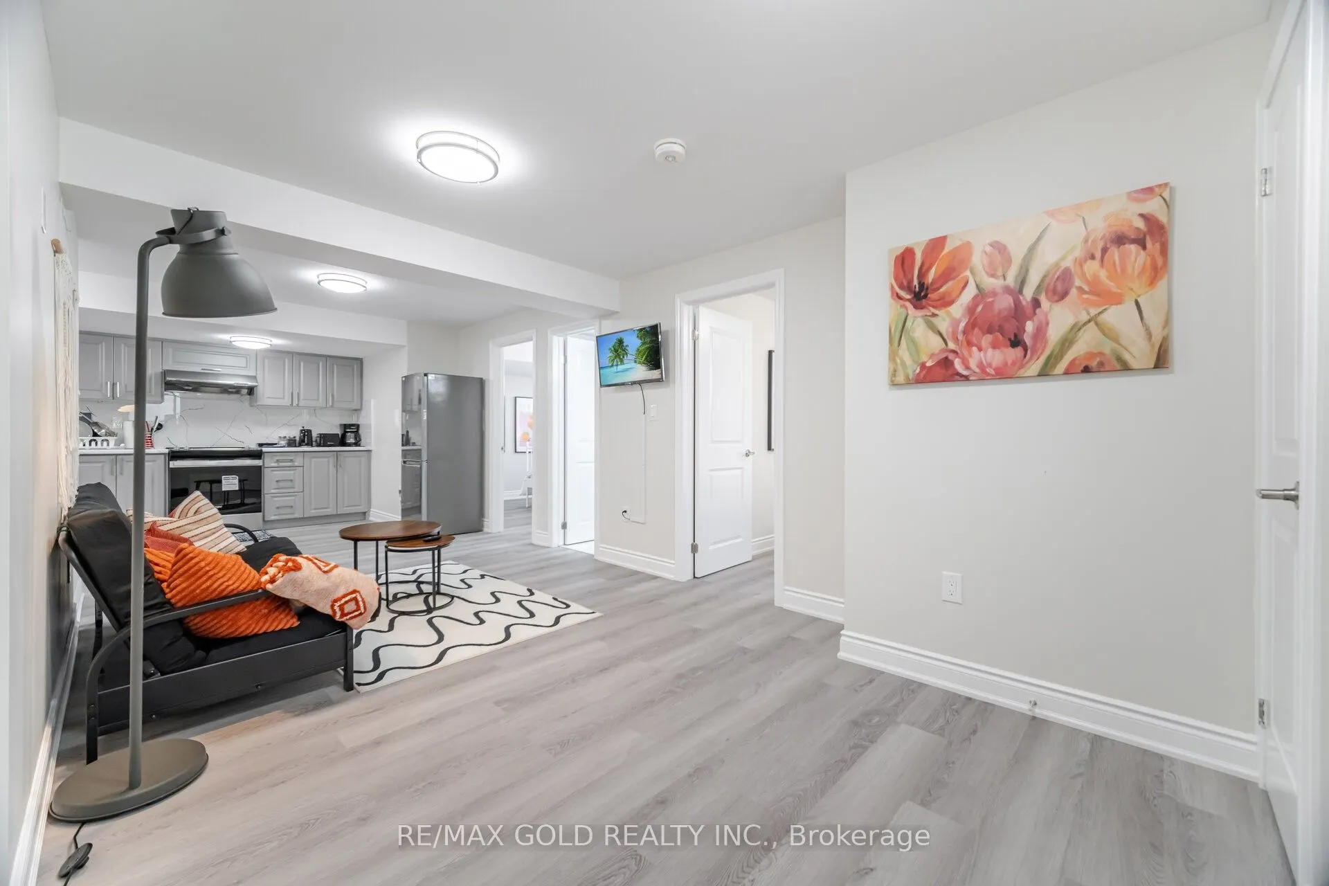 3 Sara Drive
