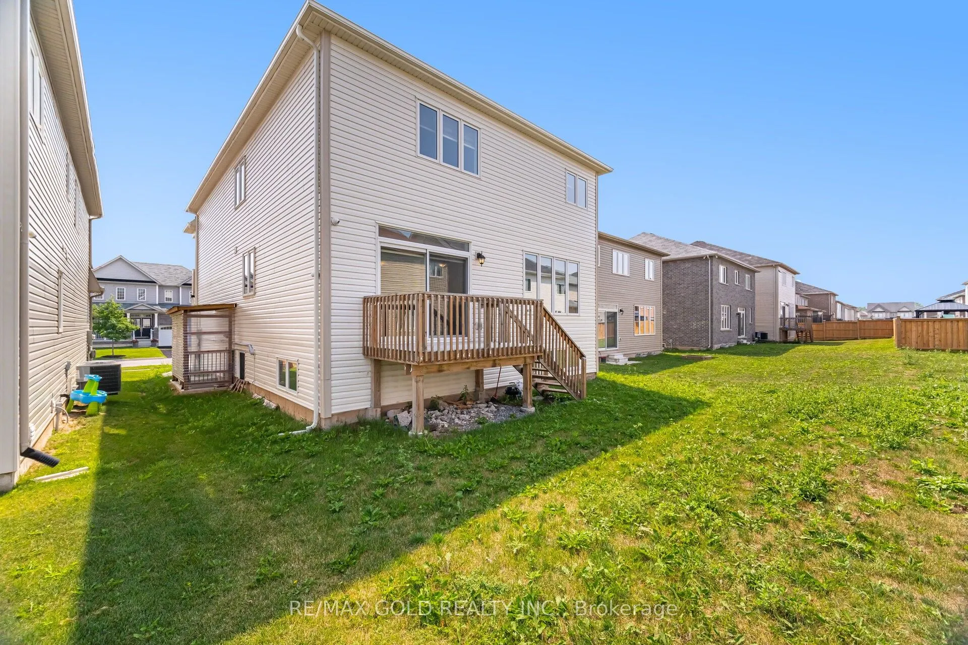 3 Sara Drive