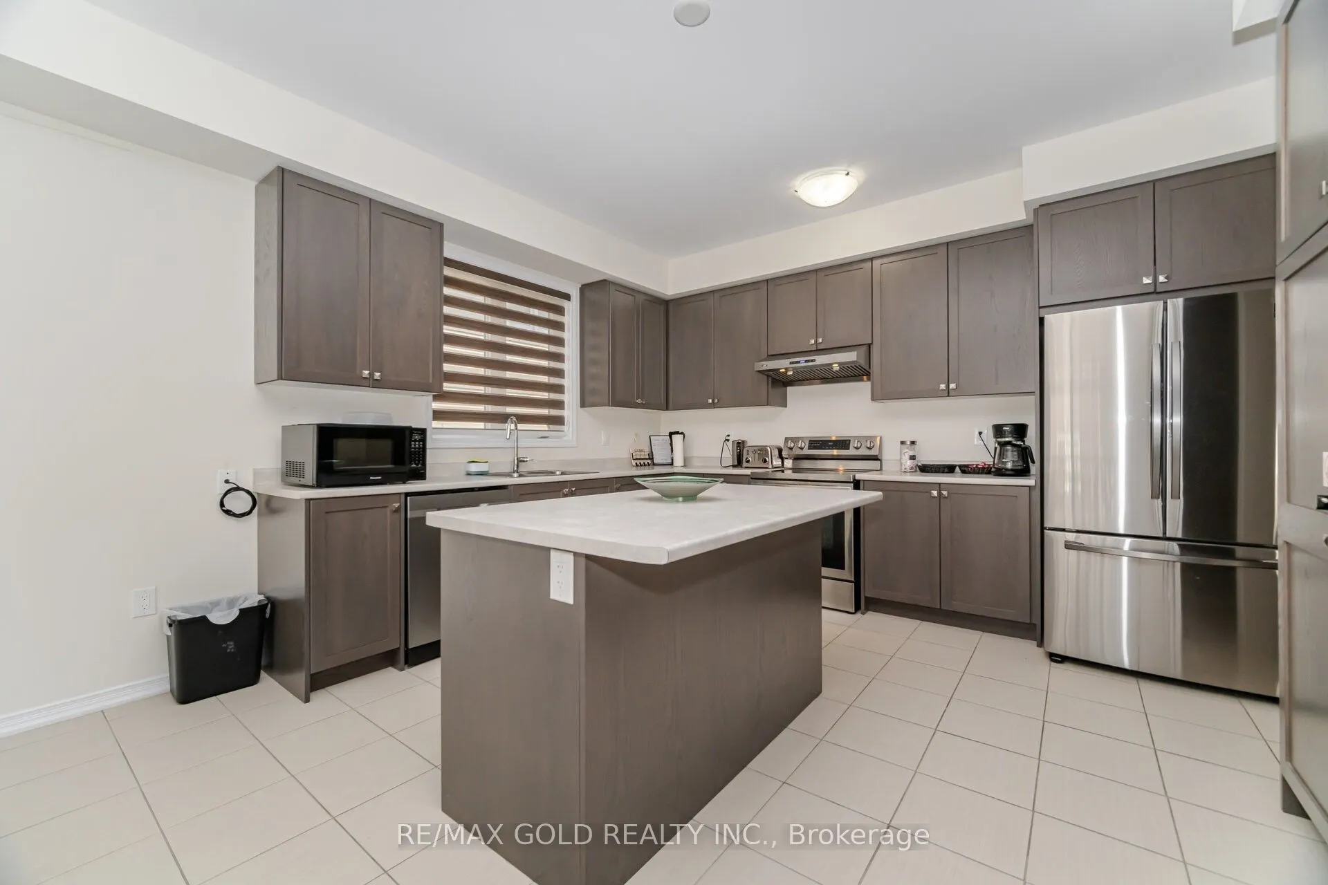 3 Sara Drive