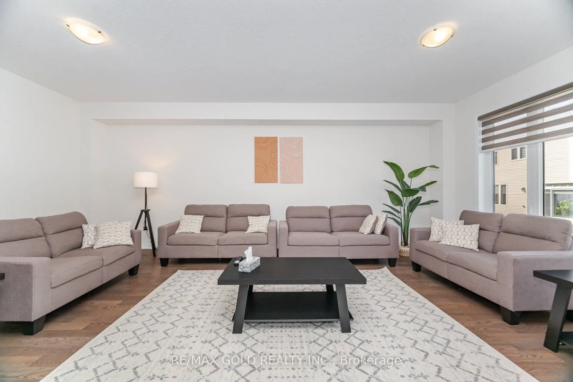 3 Sara Drive