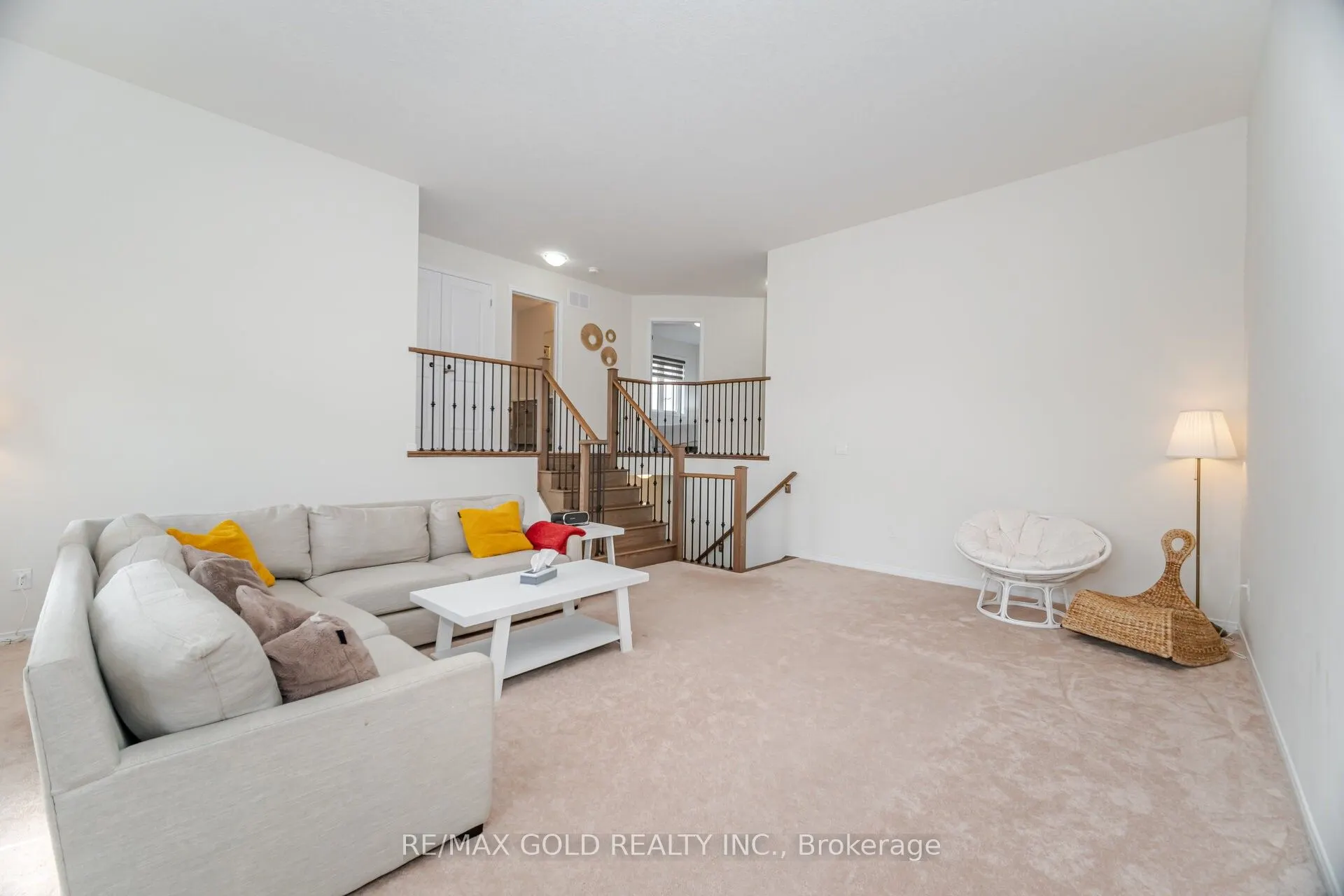 3 Sara Drive