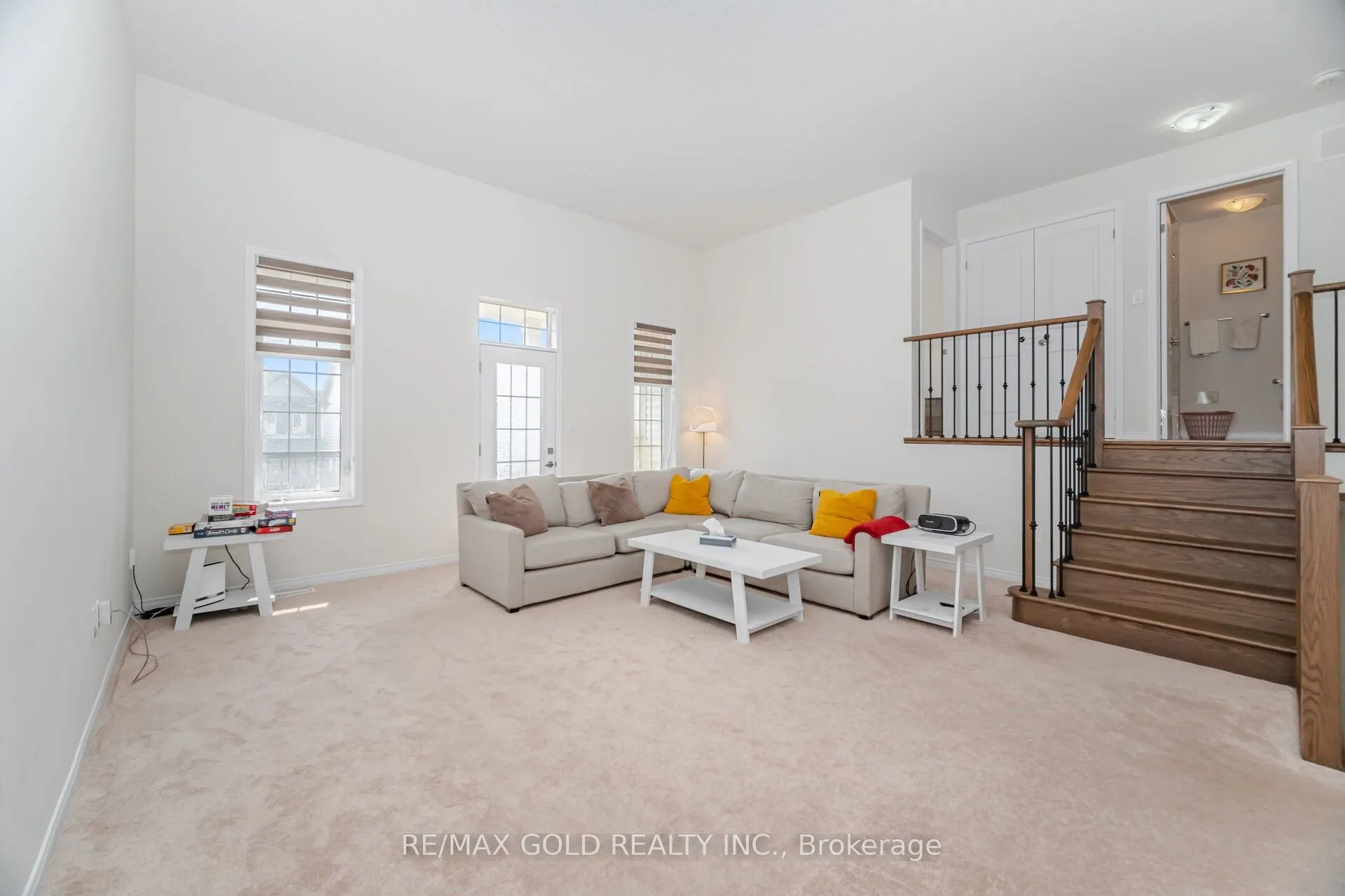3 Sara Drive
