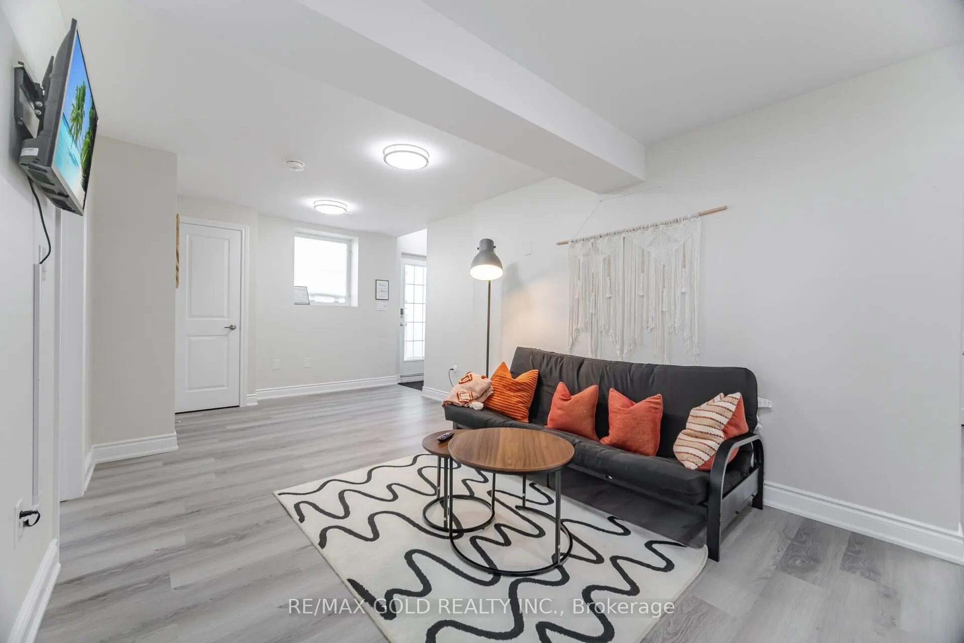 3 Sara Drive