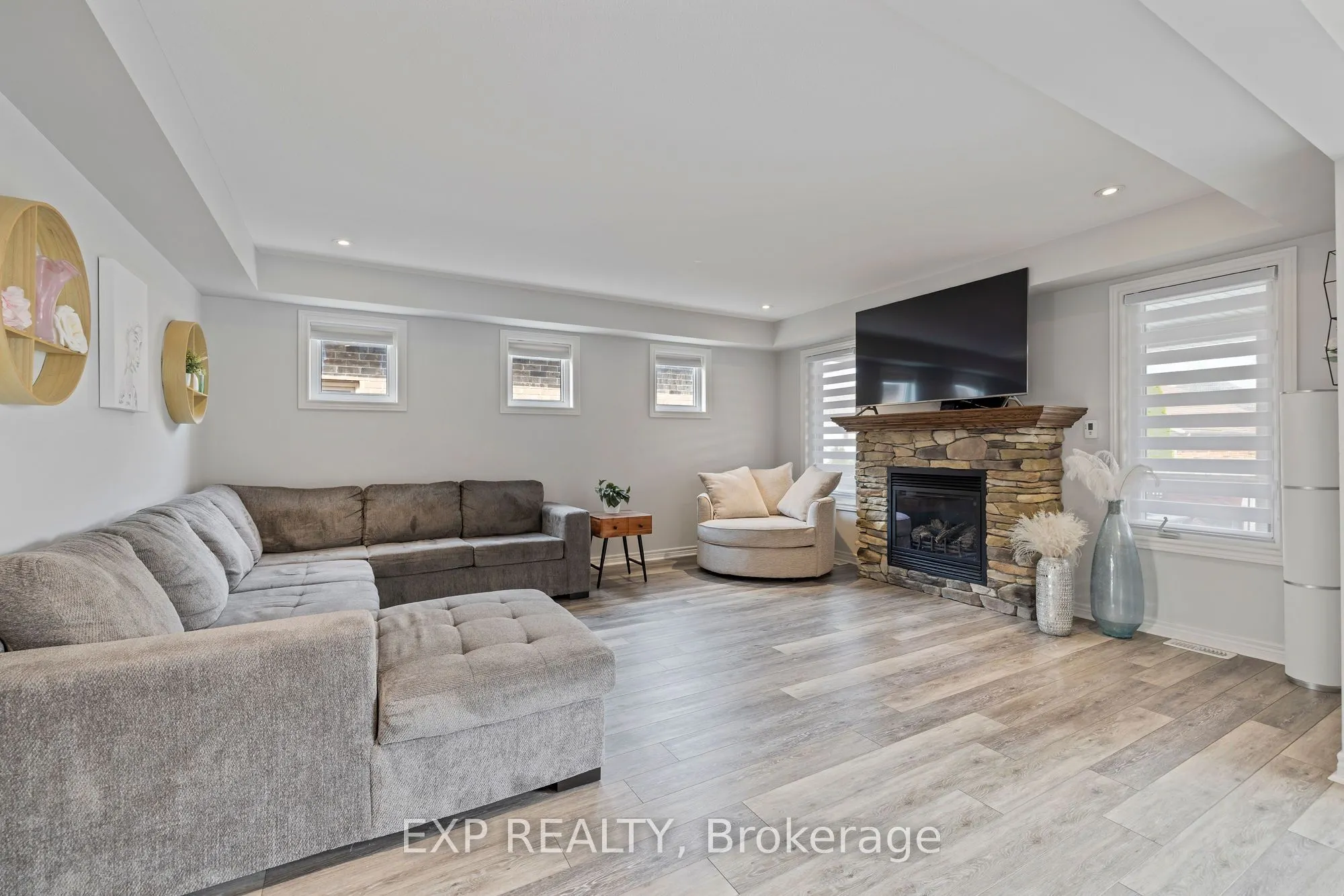 6540 Richard Crescent