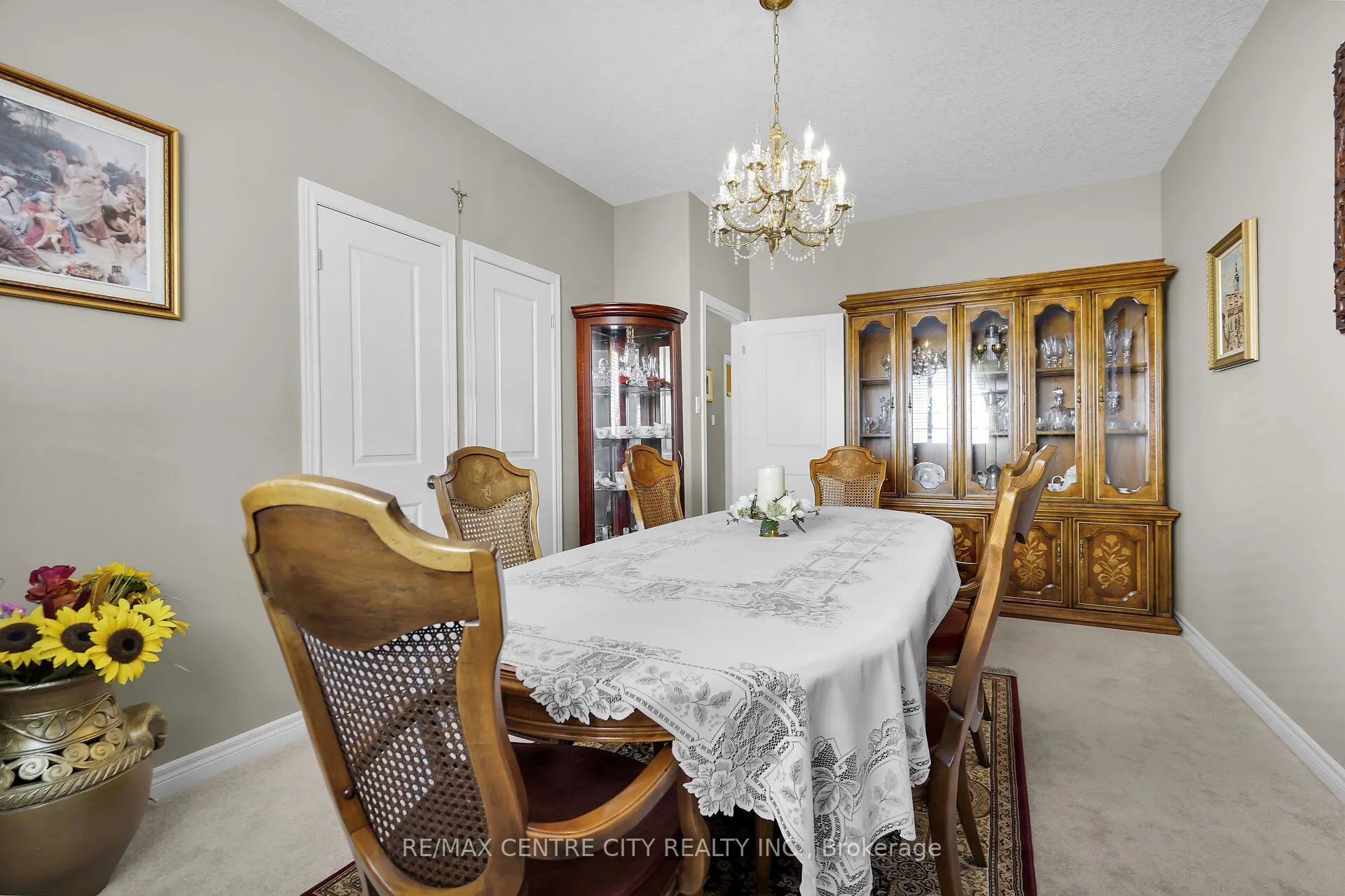 9 Willard Crescent