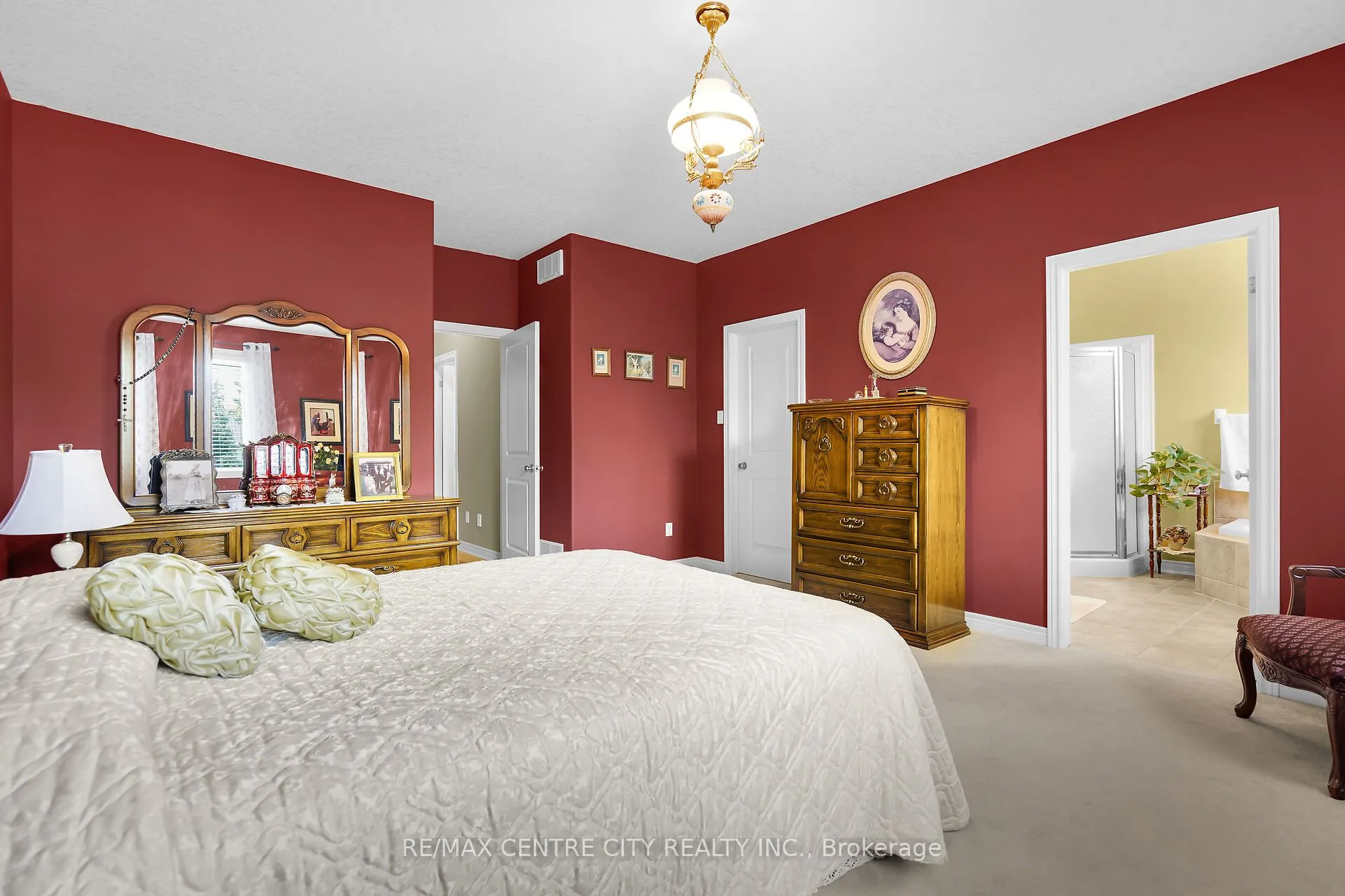 9 Willard Crescent