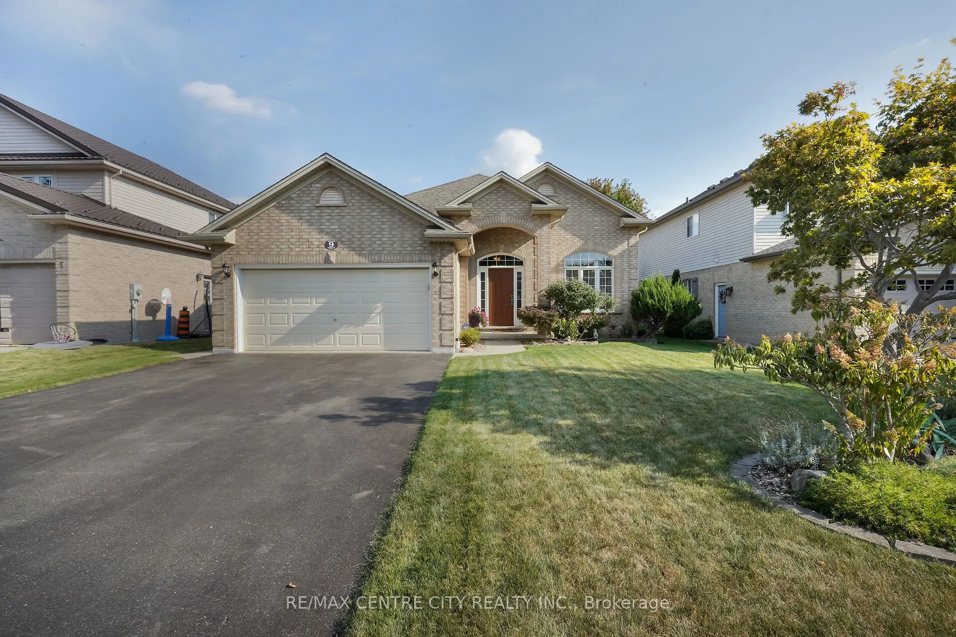 9 Willard Crescent