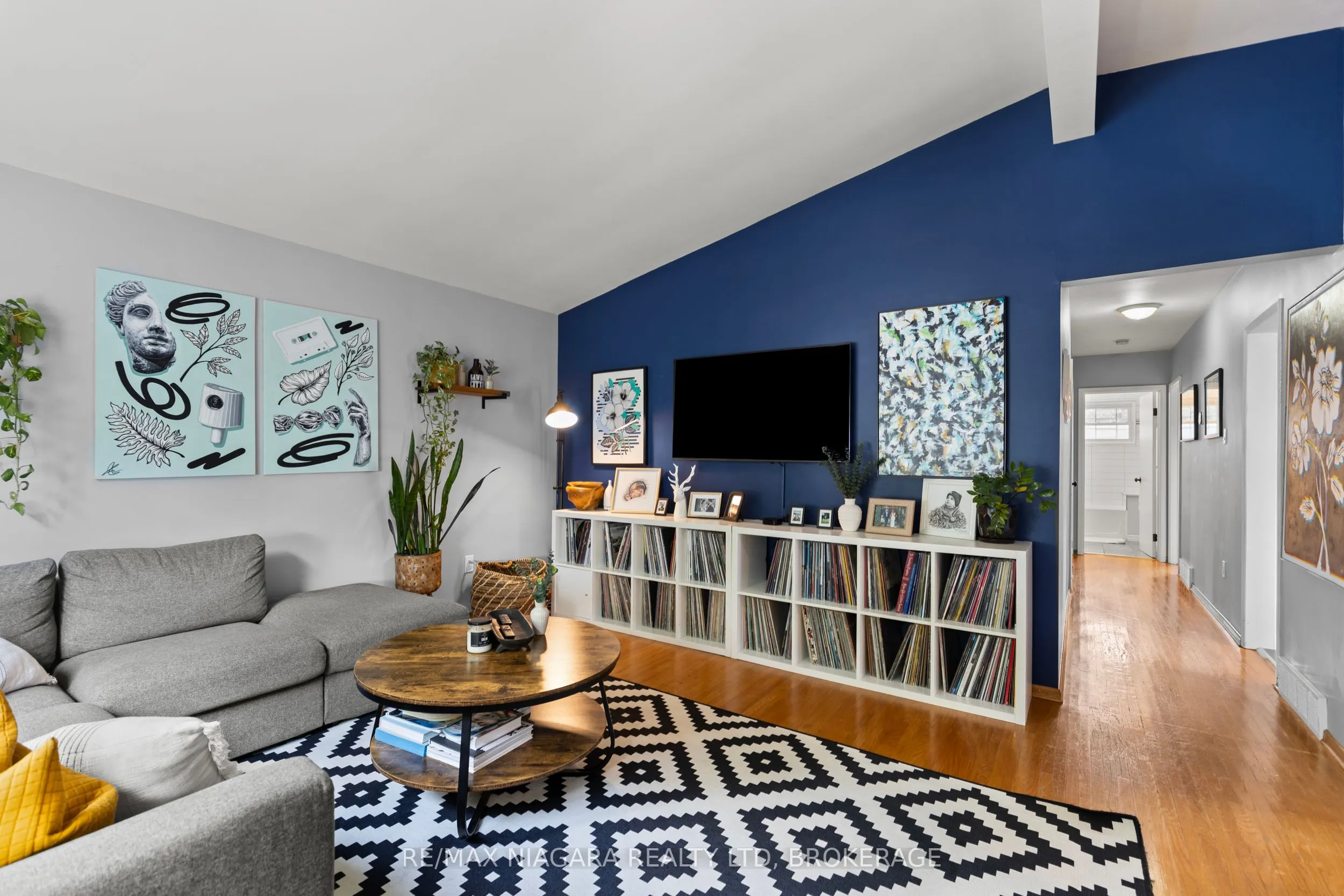 471 East 42nd Street