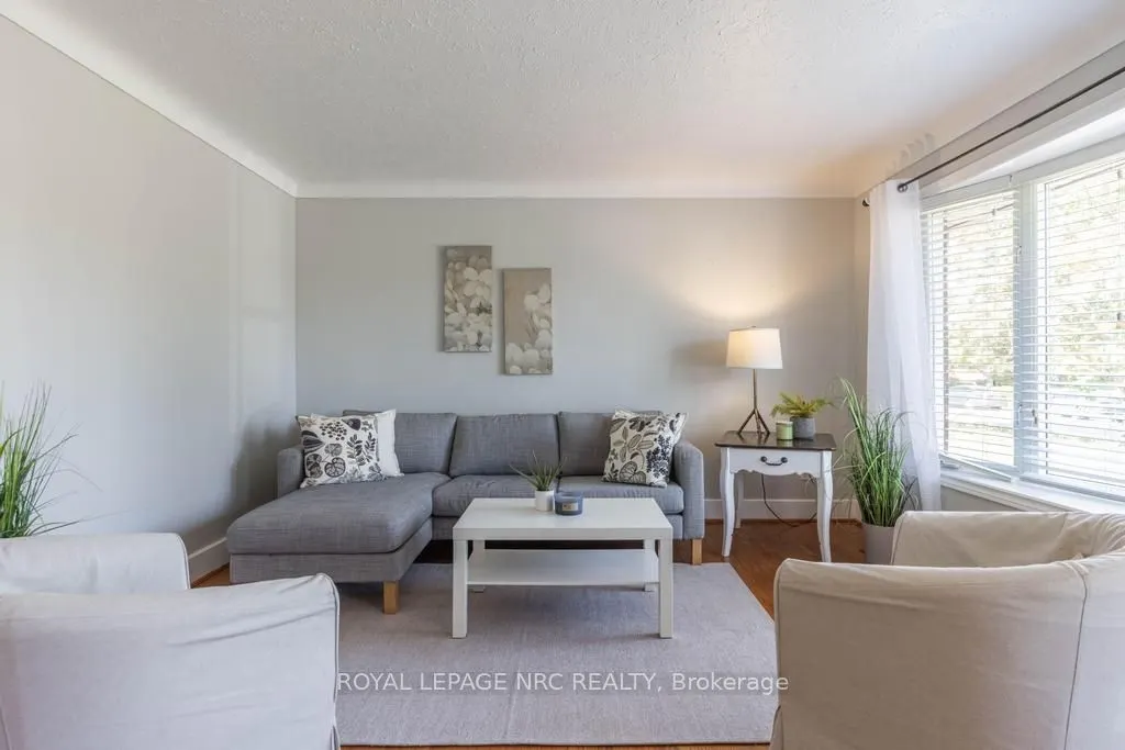 10 Ridgeview Avenue