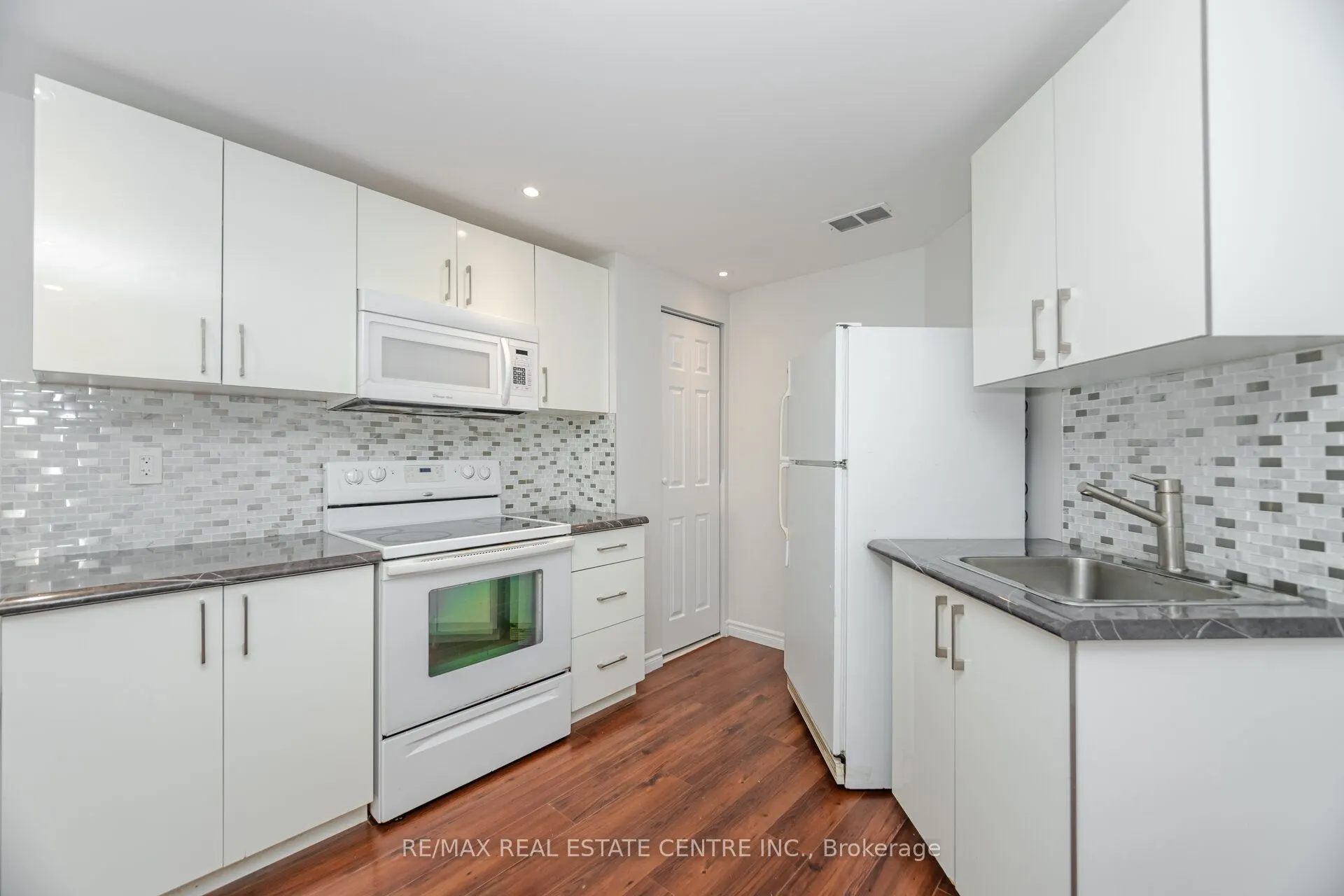 127 Silurian Drive