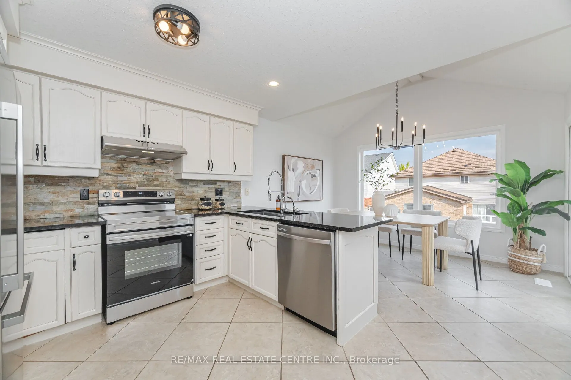 127 Silurian Drive