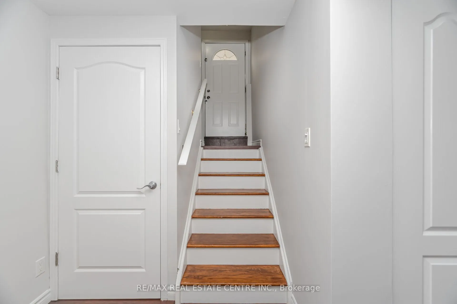 127 Silurian Drive