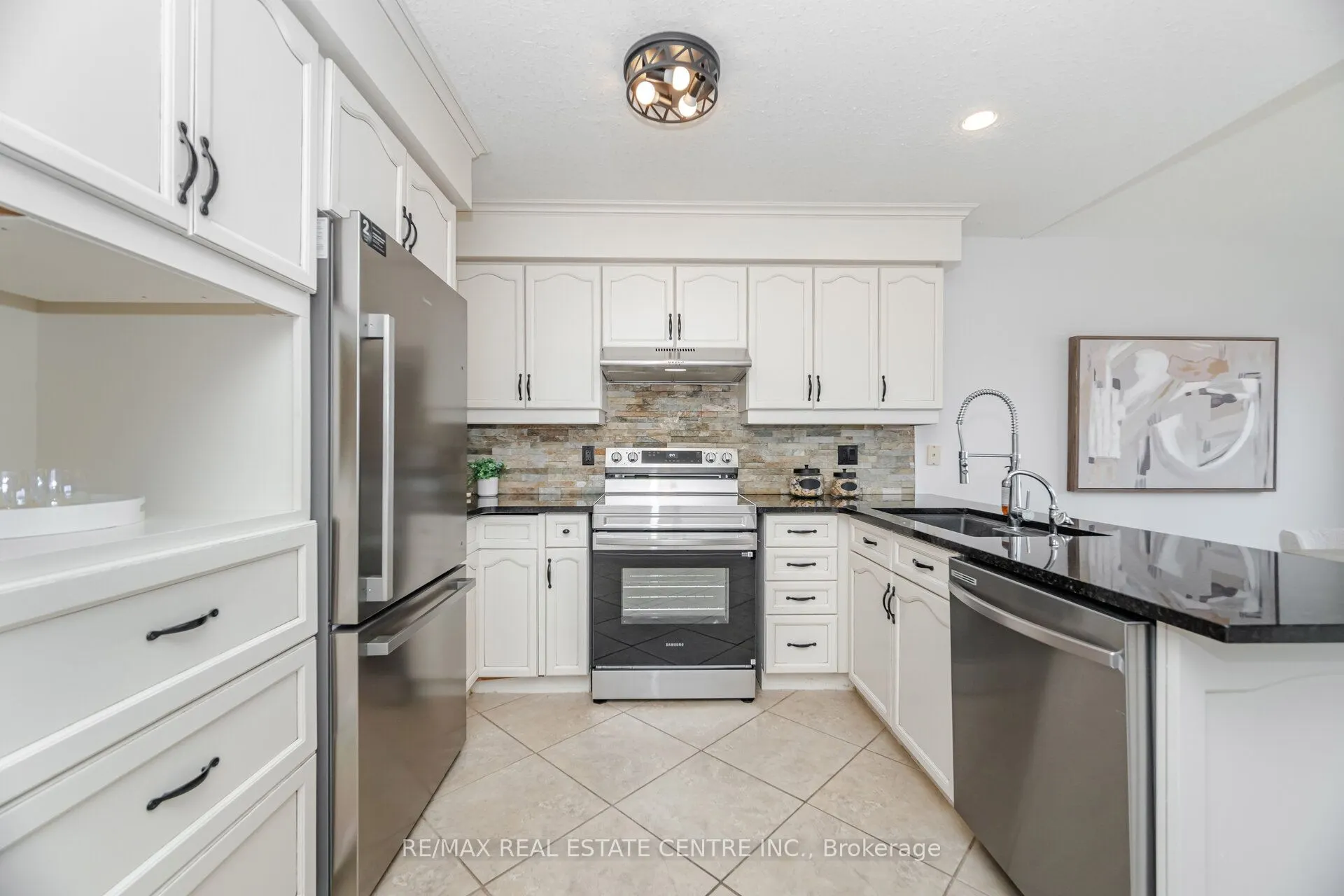 127 Silurian Drive