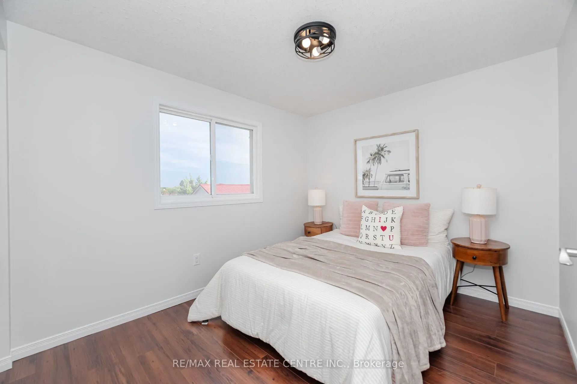 127 Silurian Drive