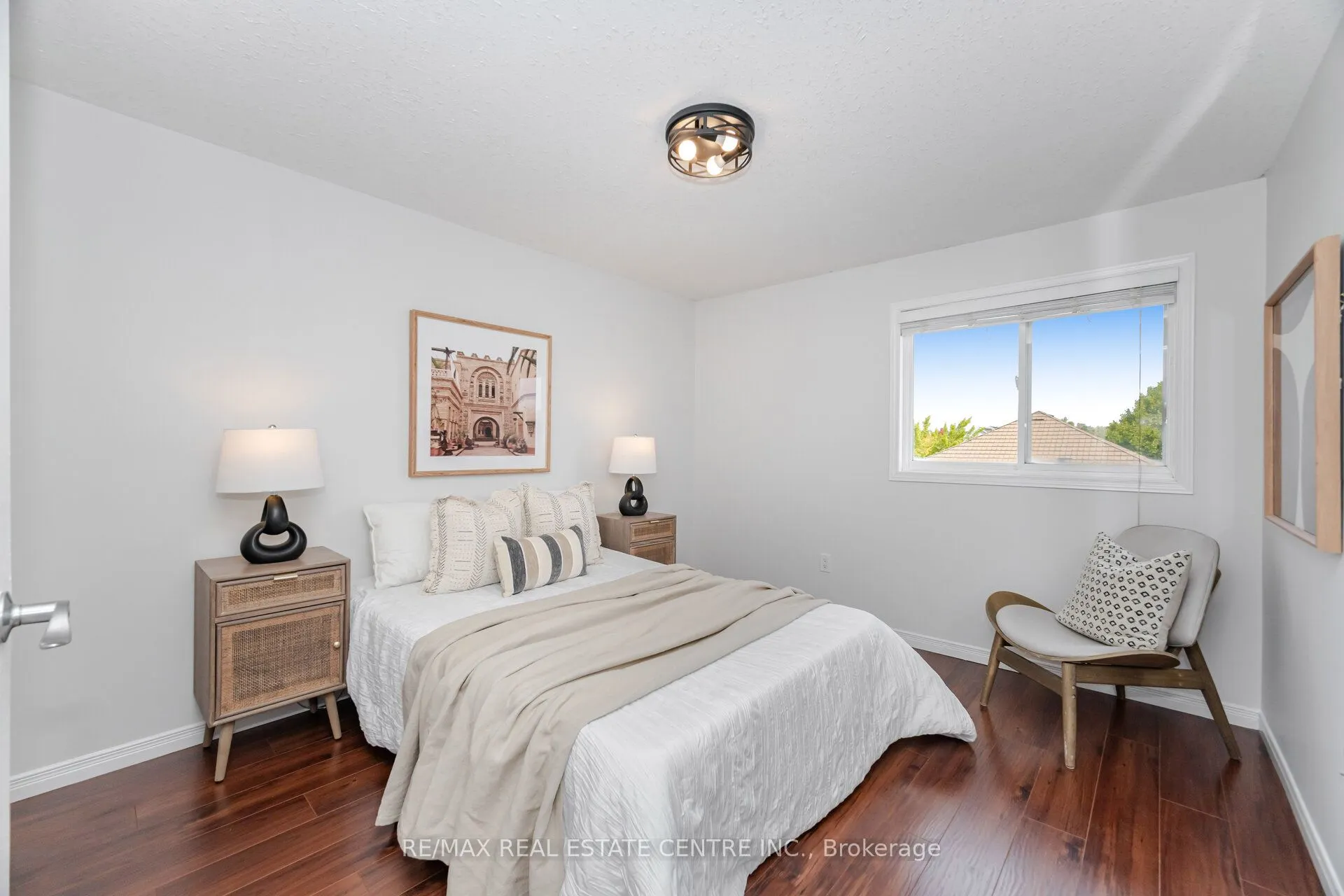 127 Silurian Drive