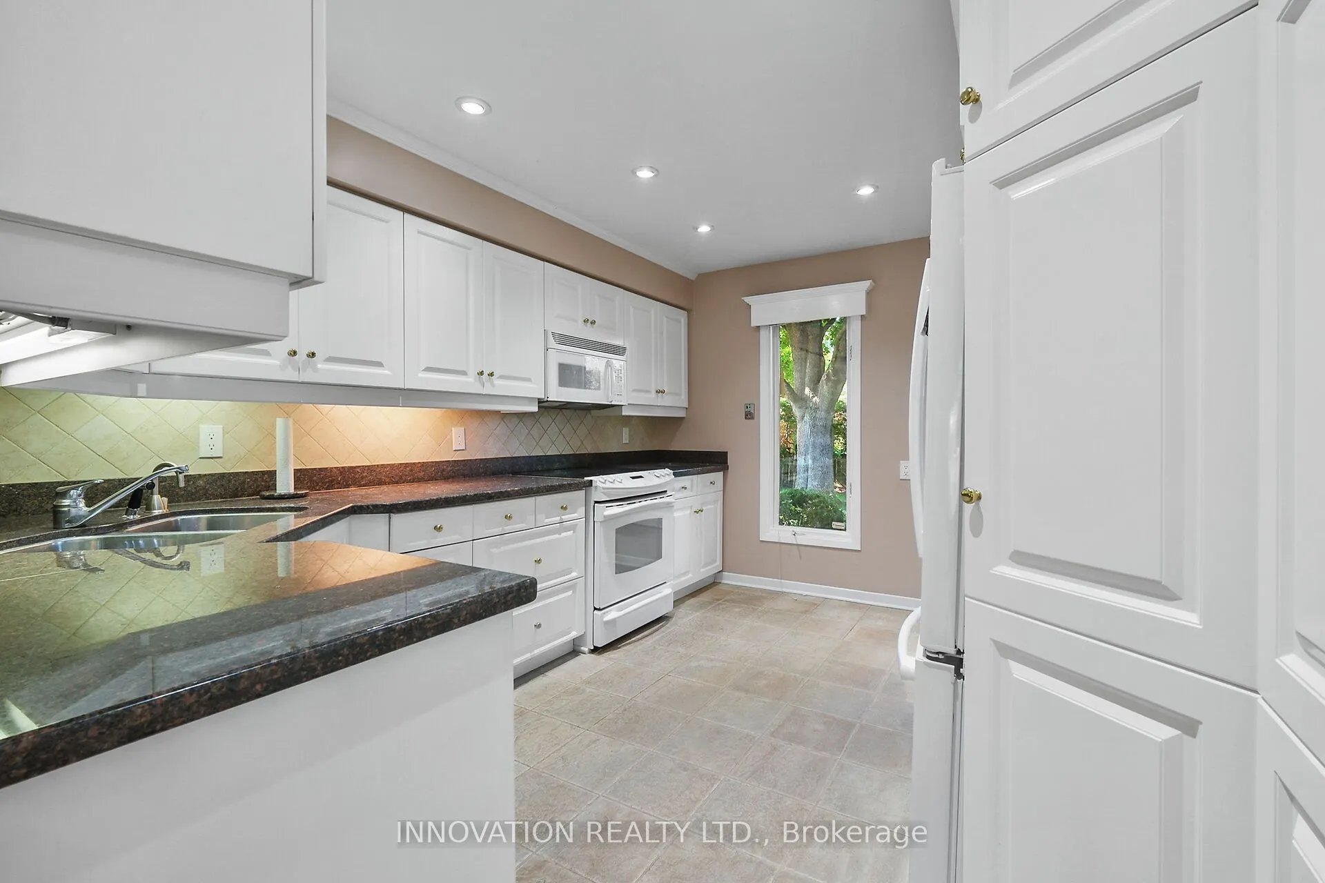 14 Chimo Drive